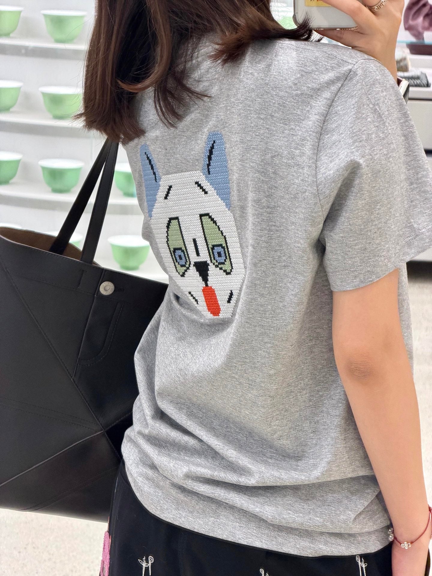 路L家-聯名新款刺繡貓咪灰調短袖T