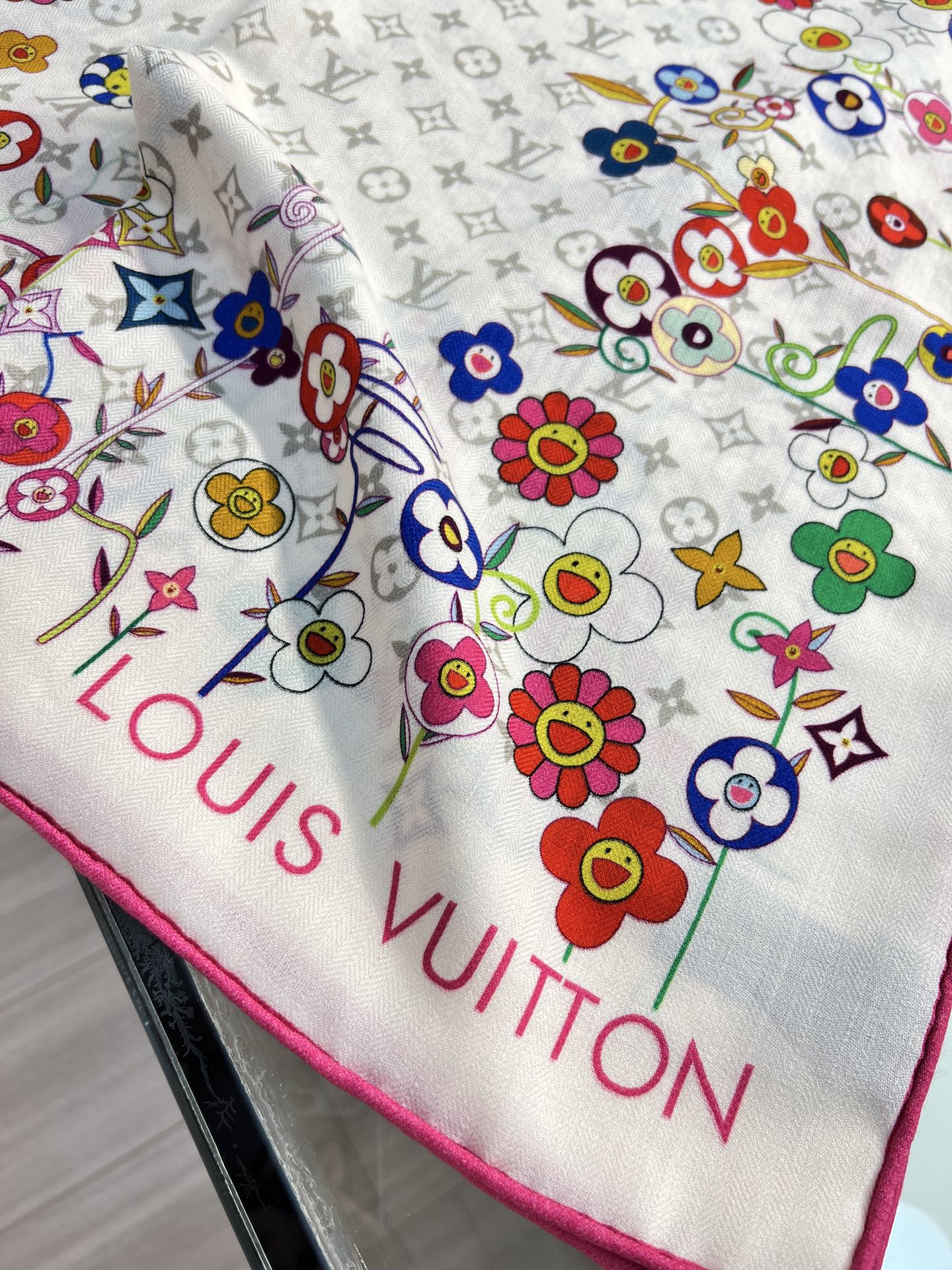 路L家-絲毛雙面同色印花 135 x 135 厘米