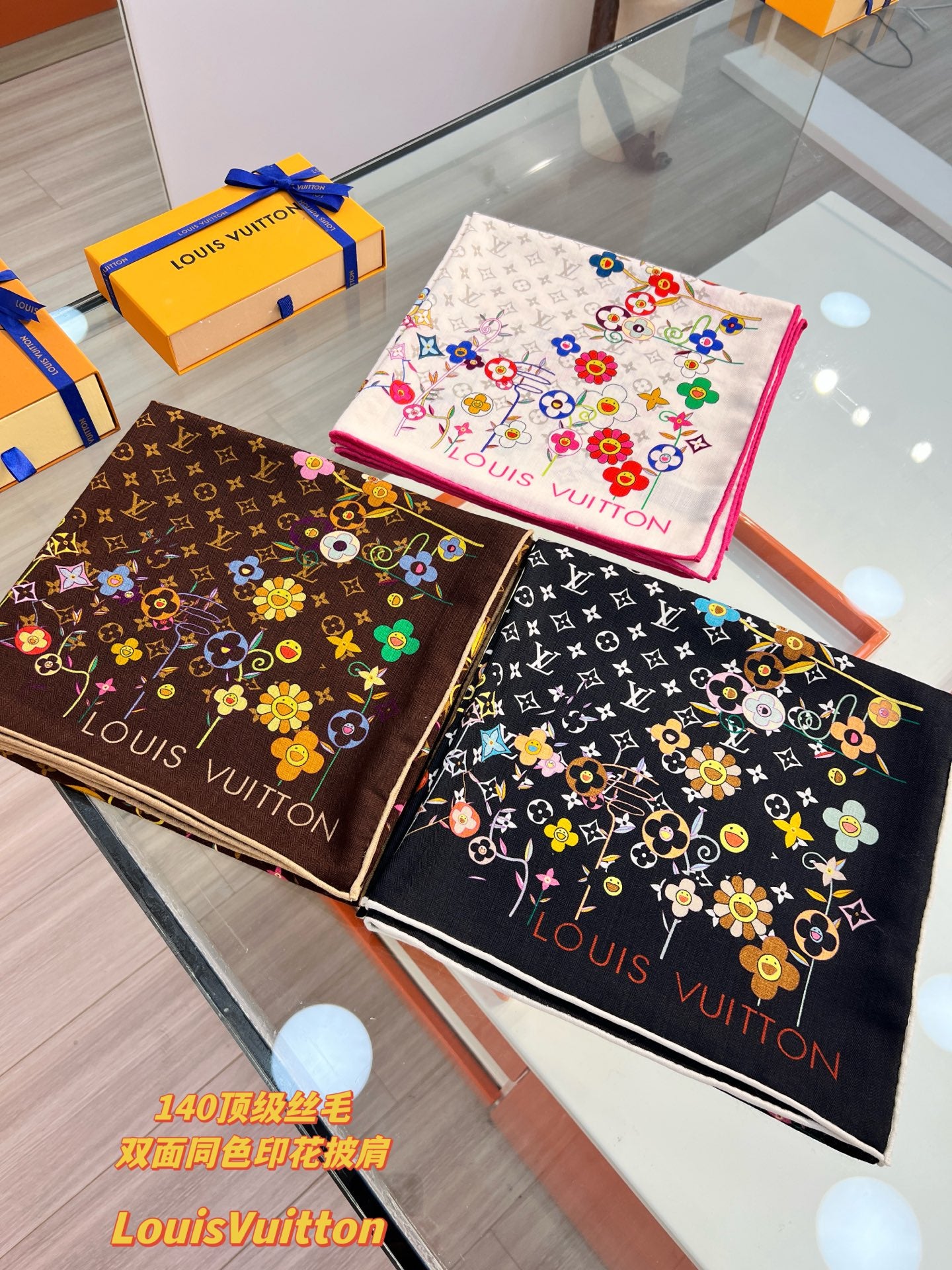 路L家-絲毛雙面同色印花 135 x 135 厘米