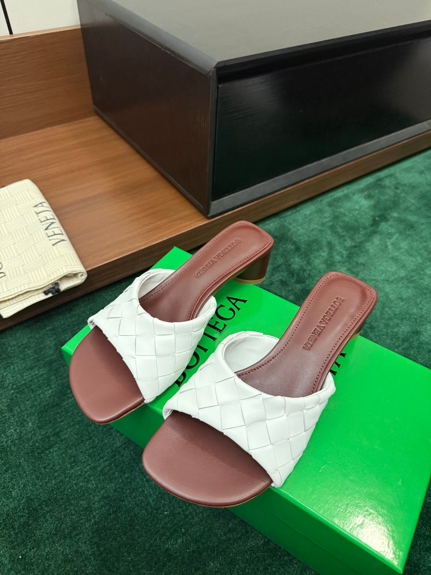 B編織-260717編織低跟拖鞋 白色