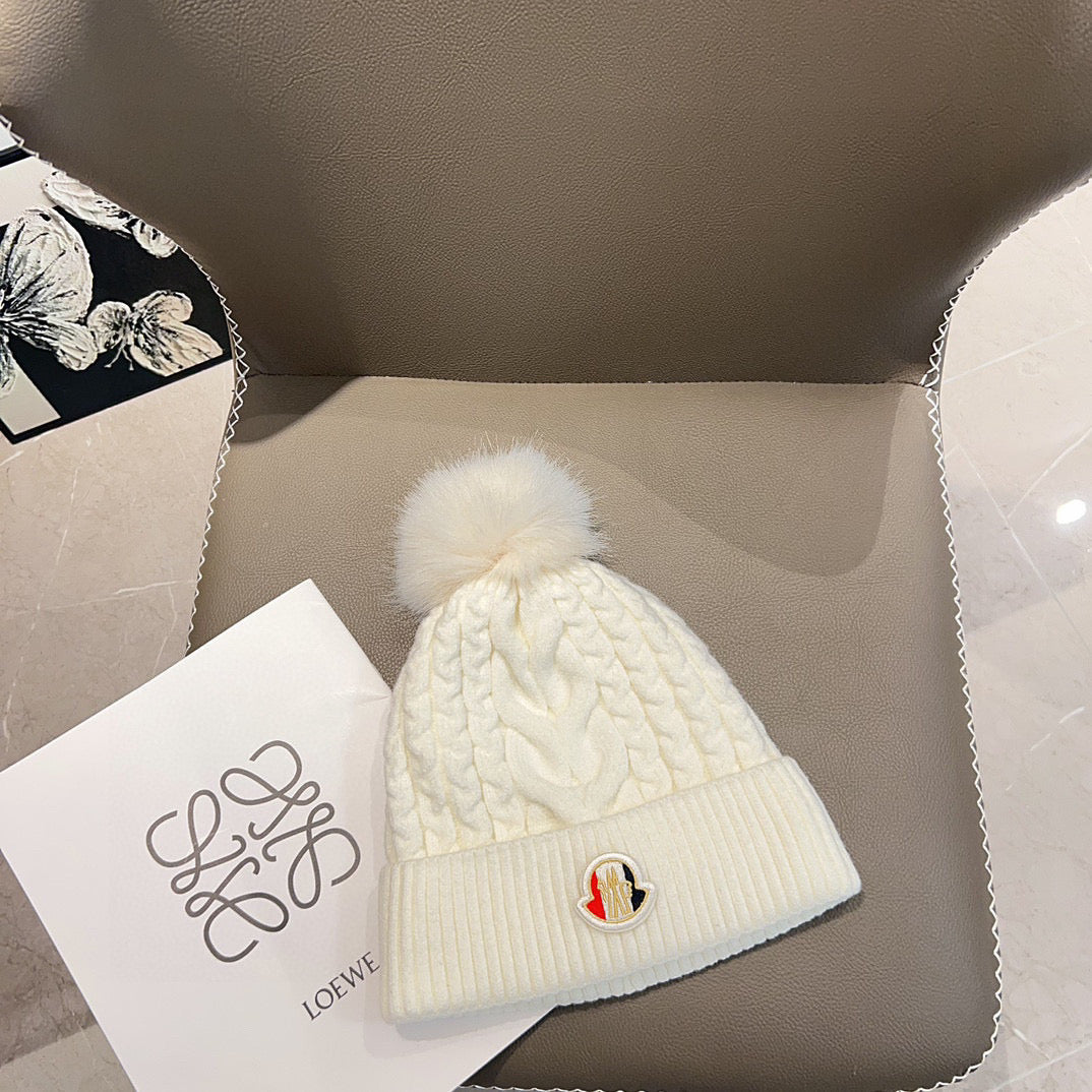 Moncler-2025秋冬新款 小香風麻花針織毛球毛帽