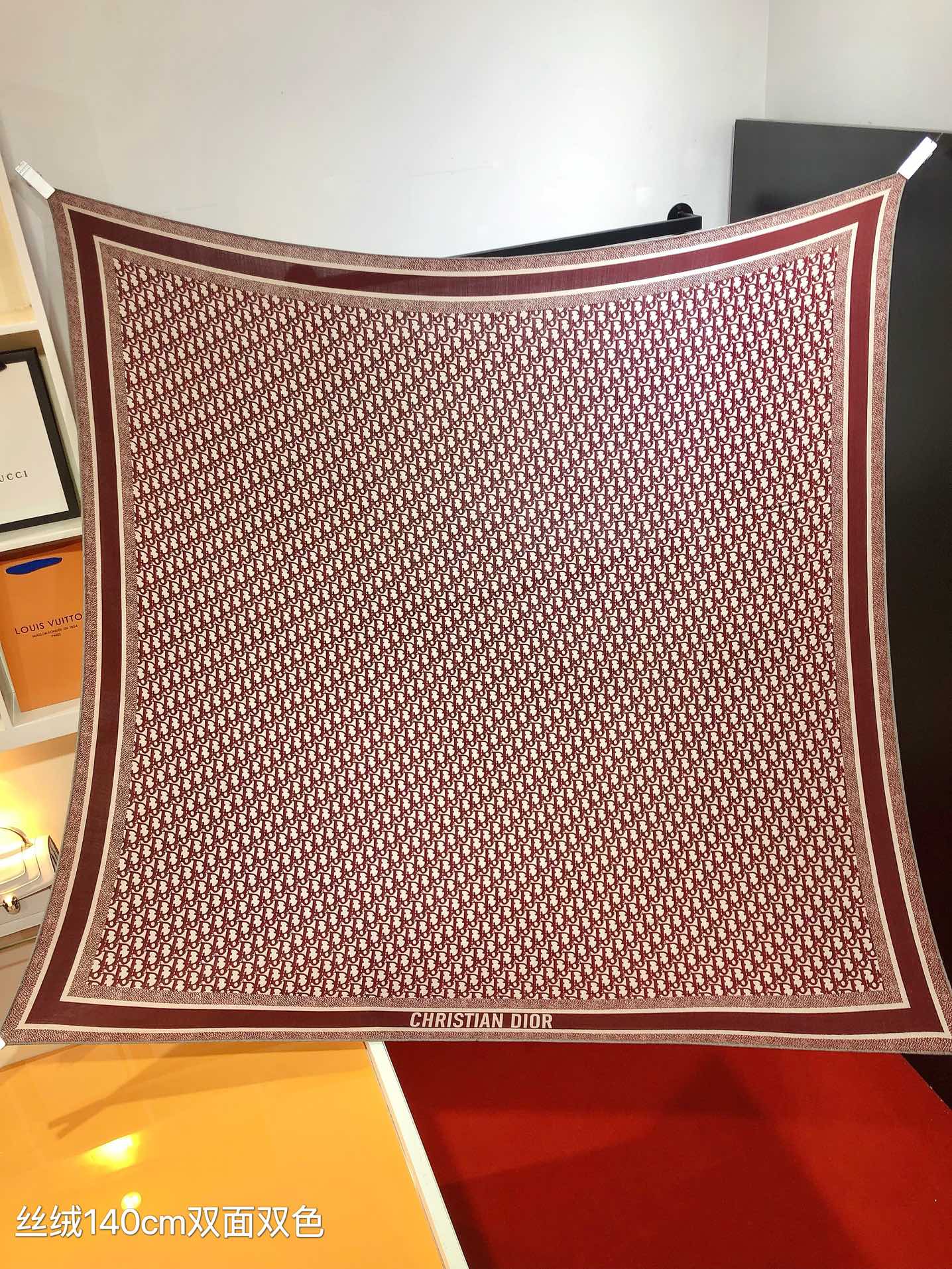 迪D家-雙面異色 140x140cm 70%羊絨30%真絲
