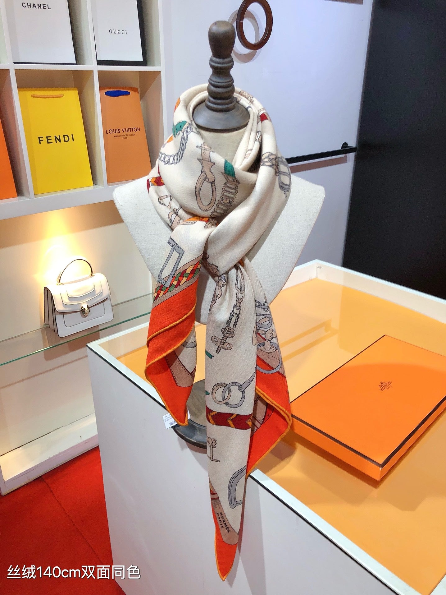 小愛款-雙面同色 140x140cm 70%羊絨30%真絲