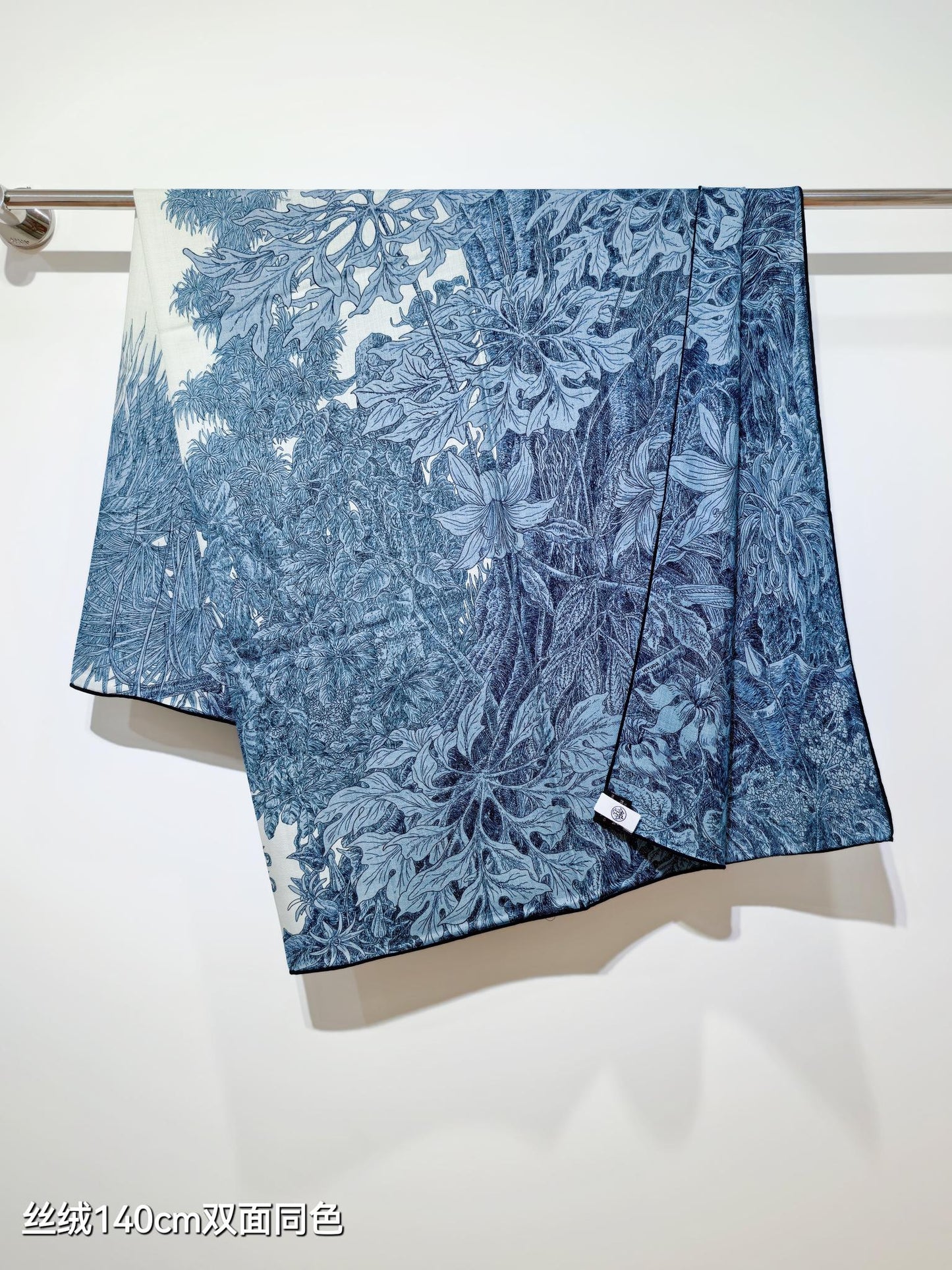 小愛款-雙面同色 140x140cm 70%羊絨30%真絲