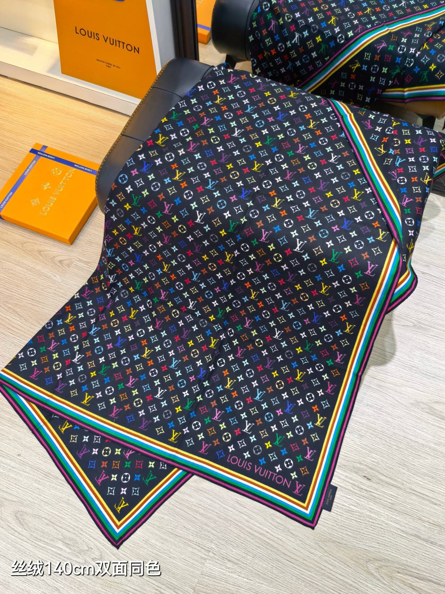 路L家-雙面同色 140x140cm 70%羊絨30%真絲