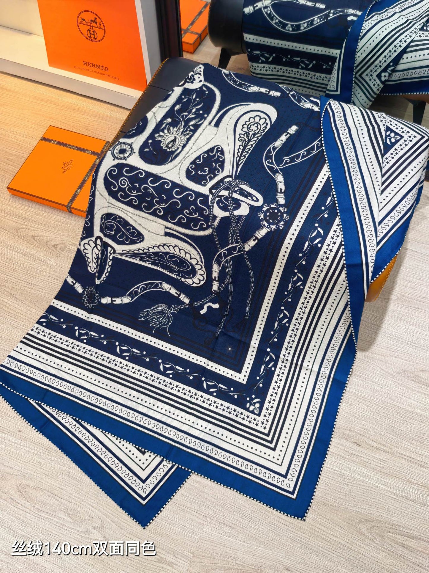 小愛款-雙面同色140x140cm 70%羊絨30%真絲