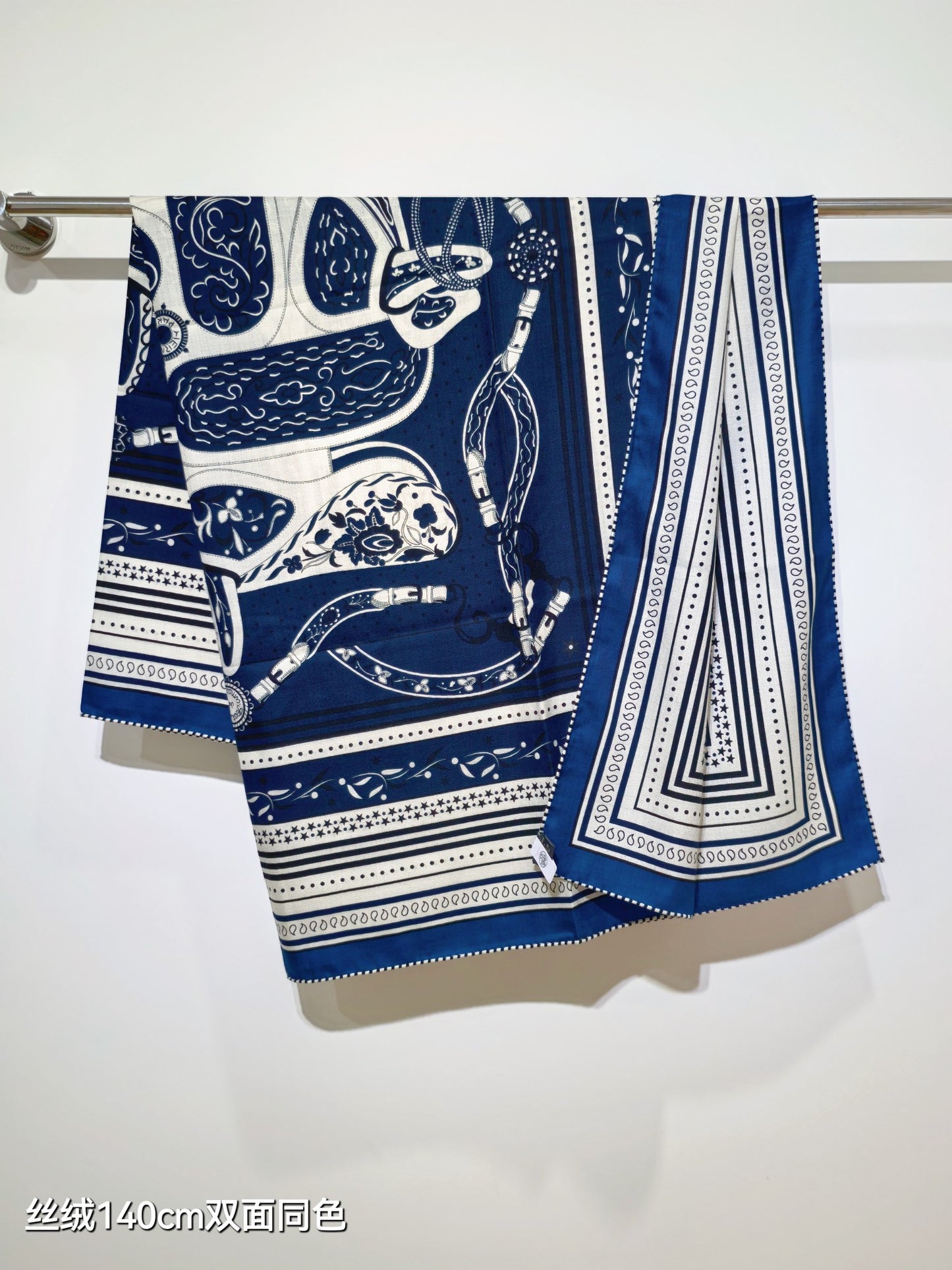 小愛款-雙面同色 140x140cm 70%羊絨30%真絲