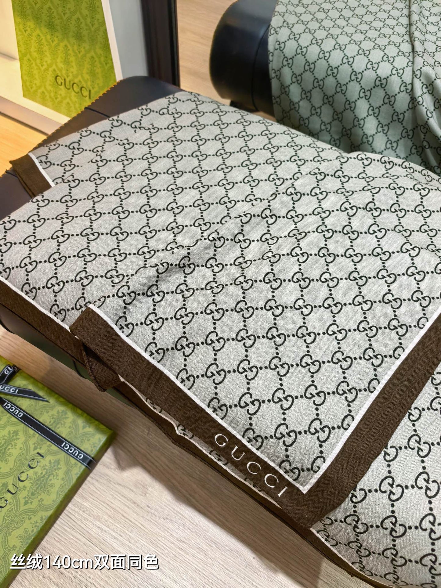 古G家-雙面同色 140x140cm 70%羊絨30%真絲