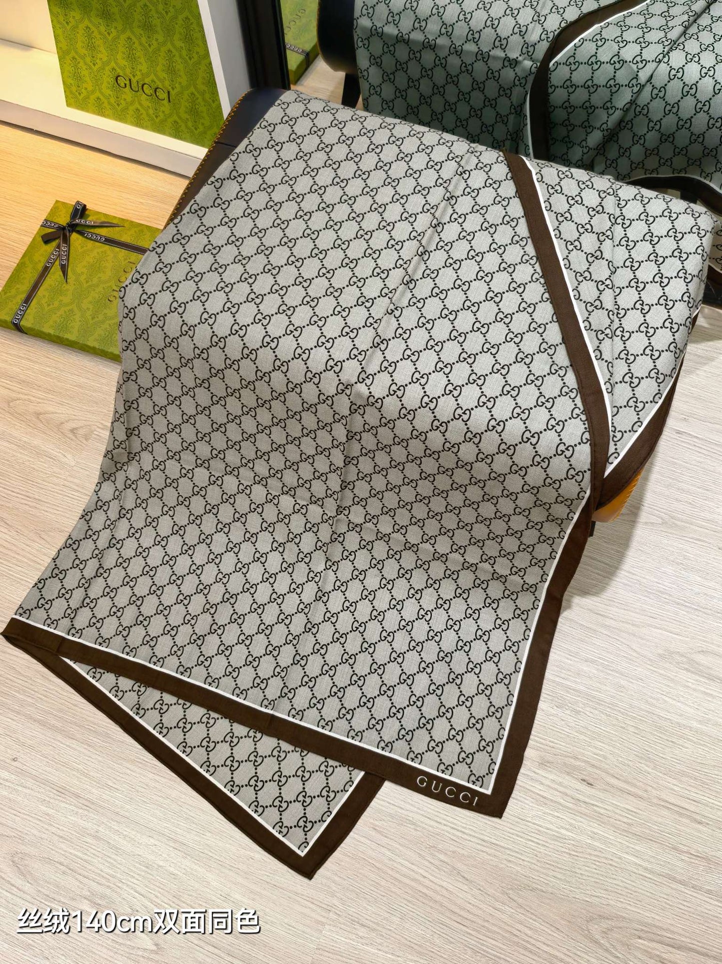 古G家-雙面同色 140x140cm 70%羊絨30%真絲