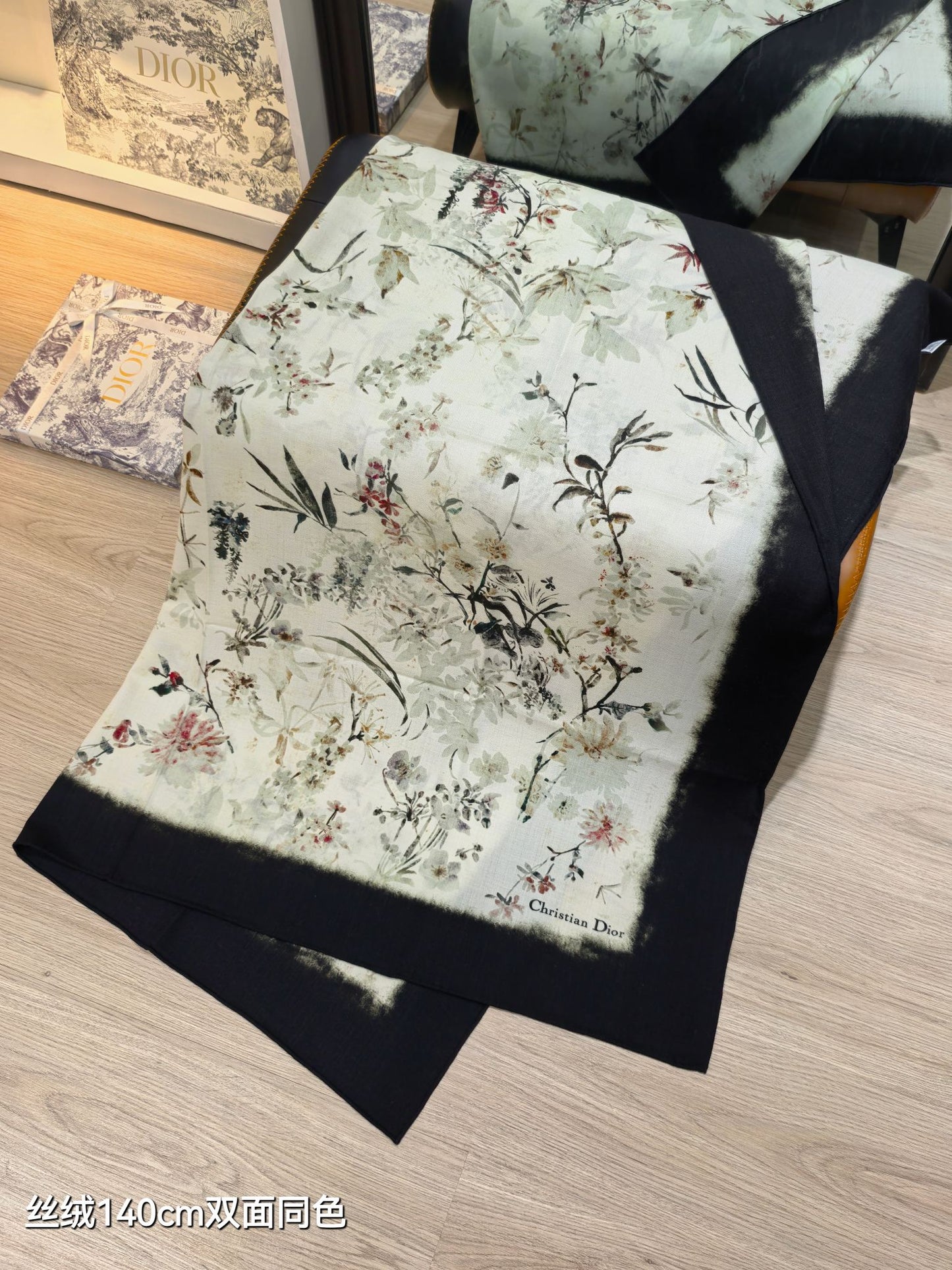 迪D家-雙面同色140x140cm 70%羊絨30%真絲