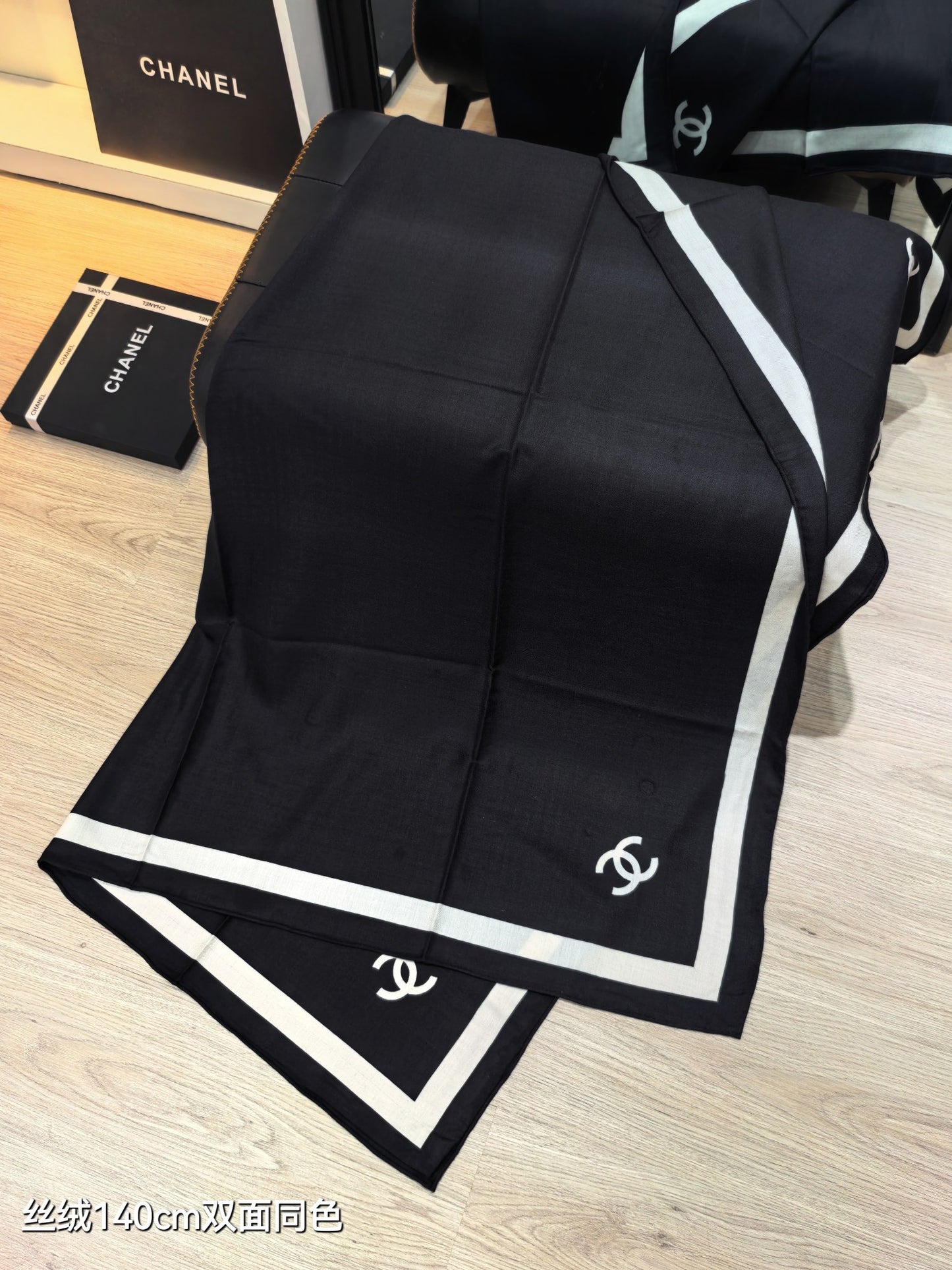 小香家-雙面同色140x140cm 70%羊絨30%真絲