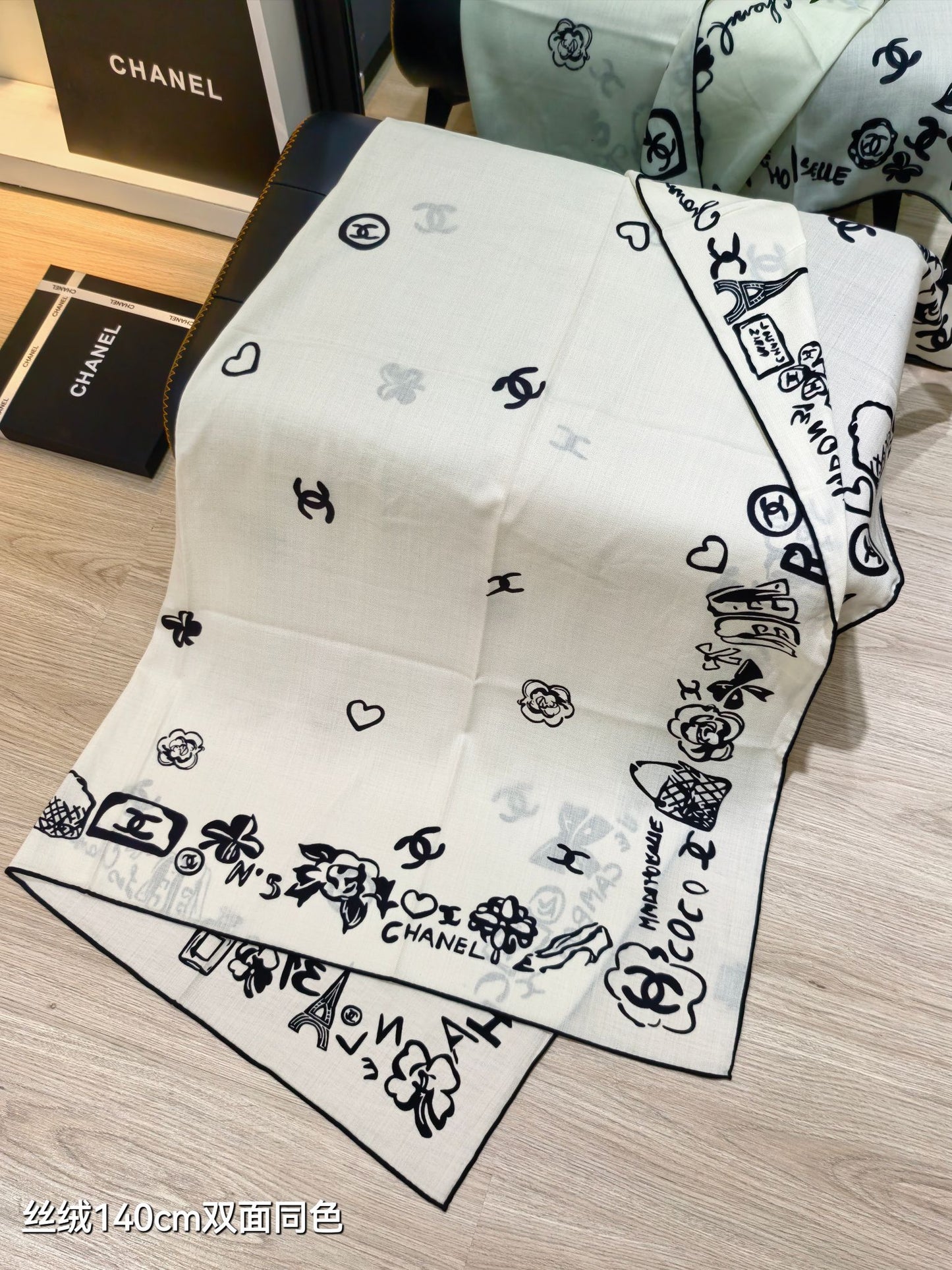 小香家-雙面同色 140x140cm 70%羊絨30%真絲