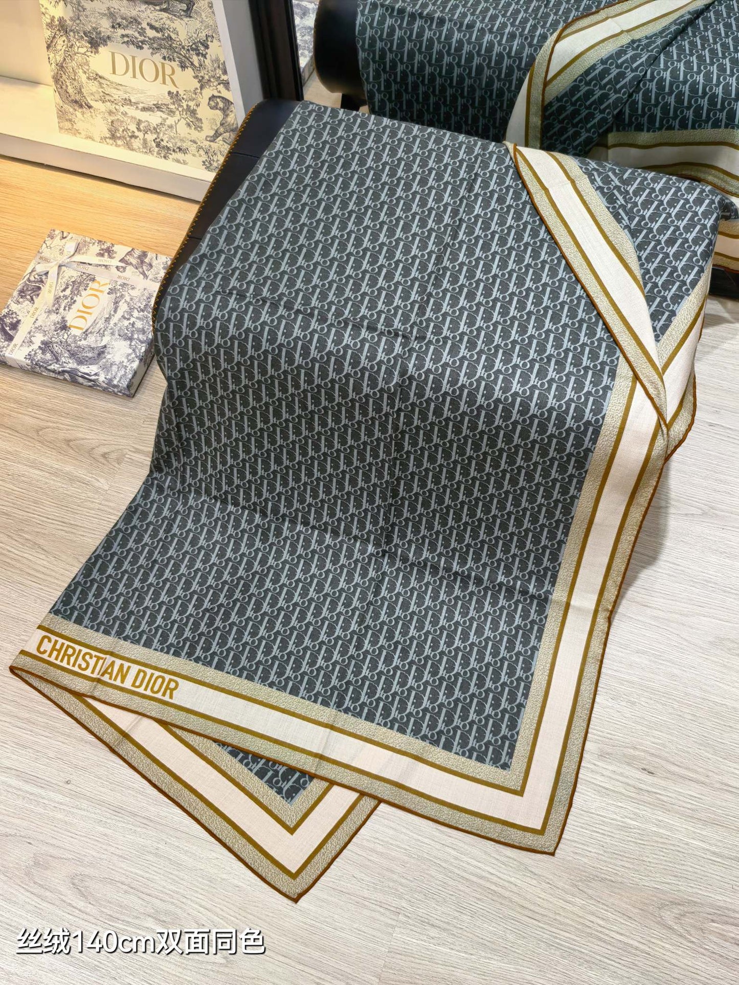 迪D家-雙面同色140x140cm 70%羊絨30%真絲