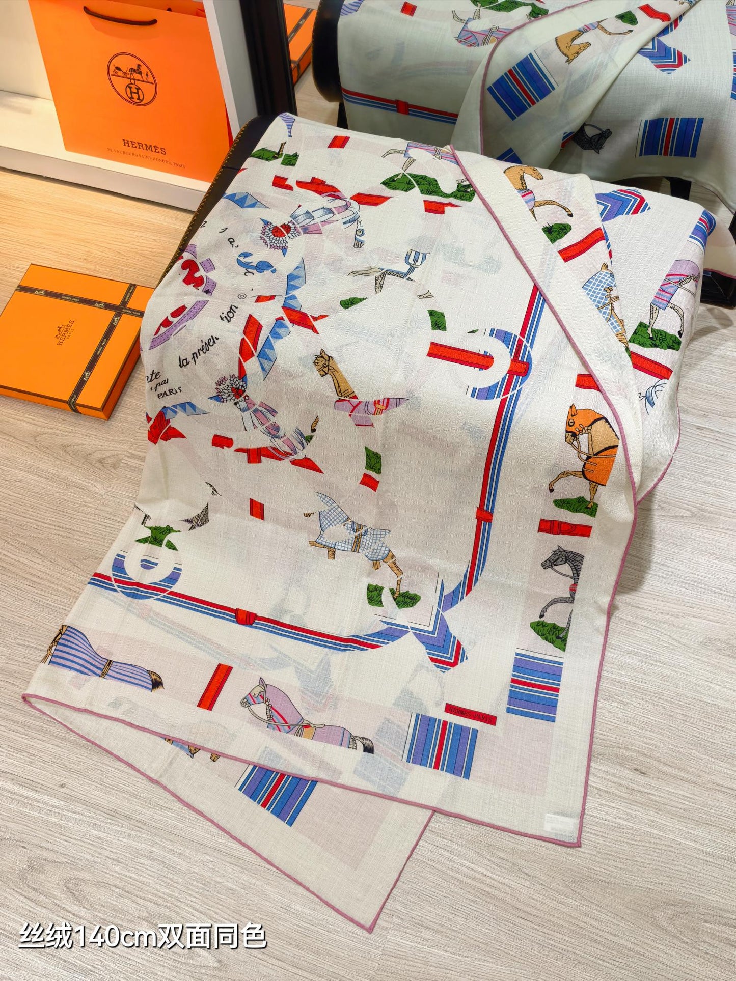 小愛款-雙面同色 140x140cm 70%羊絨30%真絲