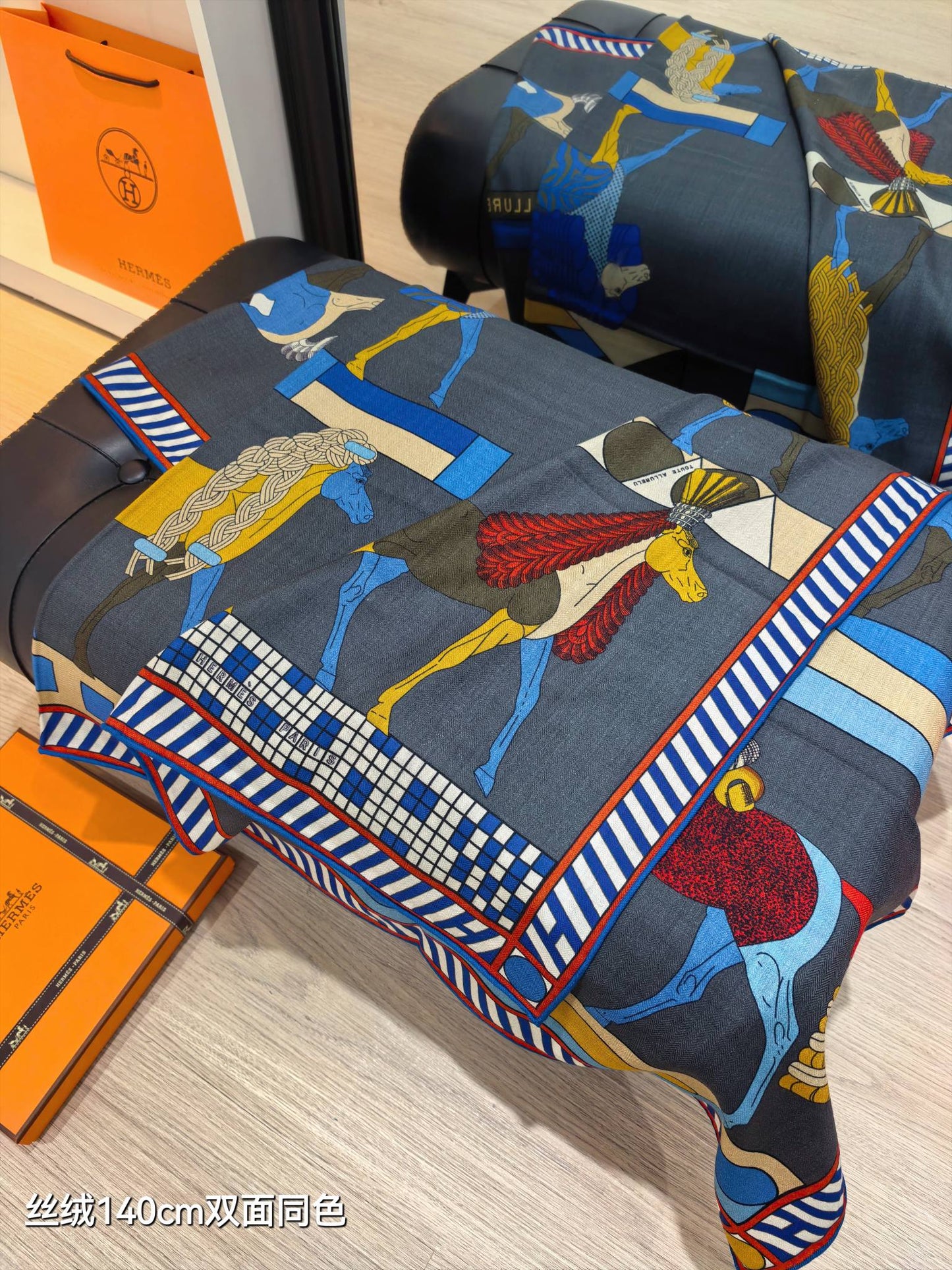小愛款-雙面同色 140x140cm 70%羊絨30%真絲
