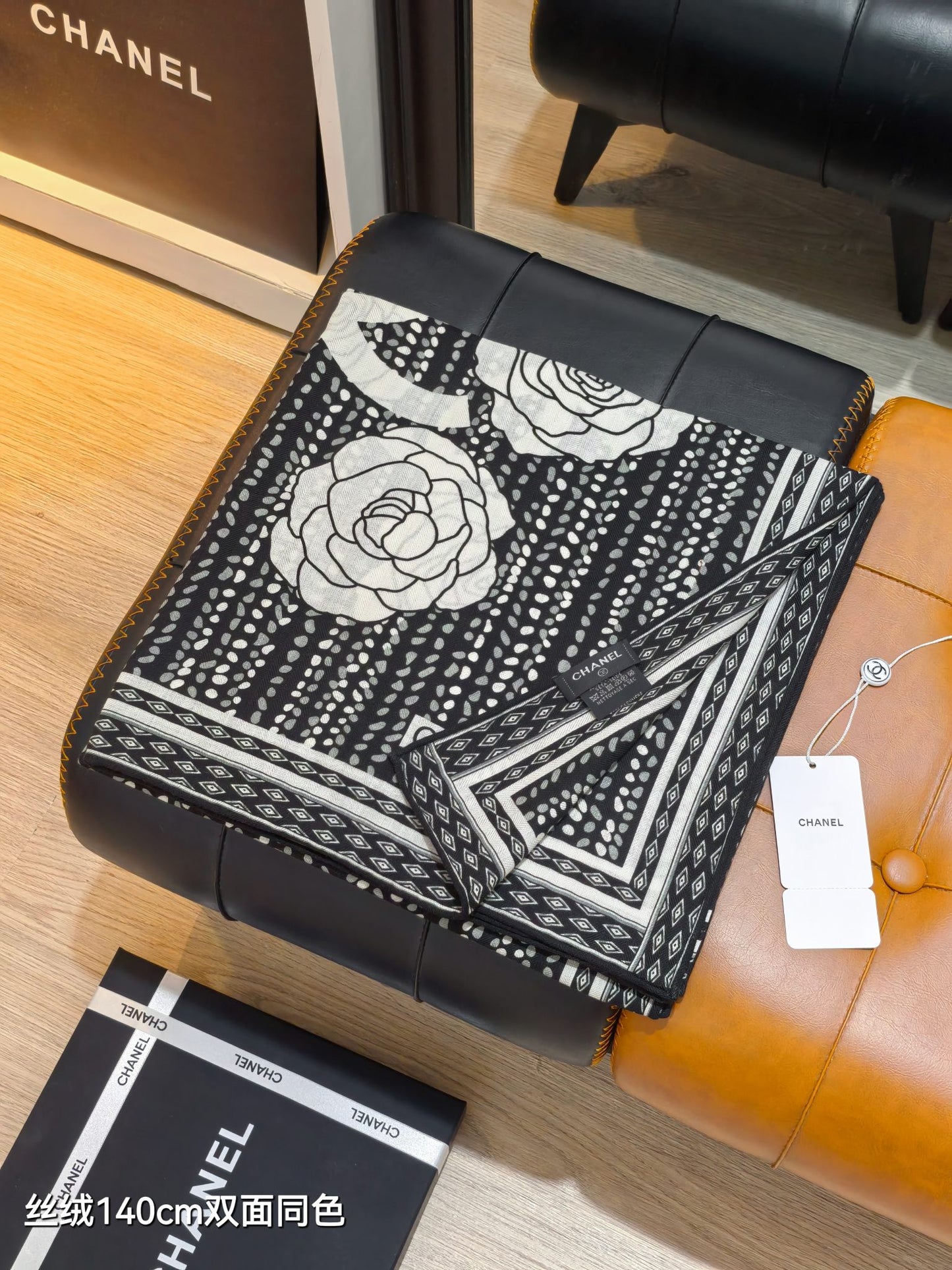 小香家-雙面同色 140x140cm 70%羊絨30%真絲