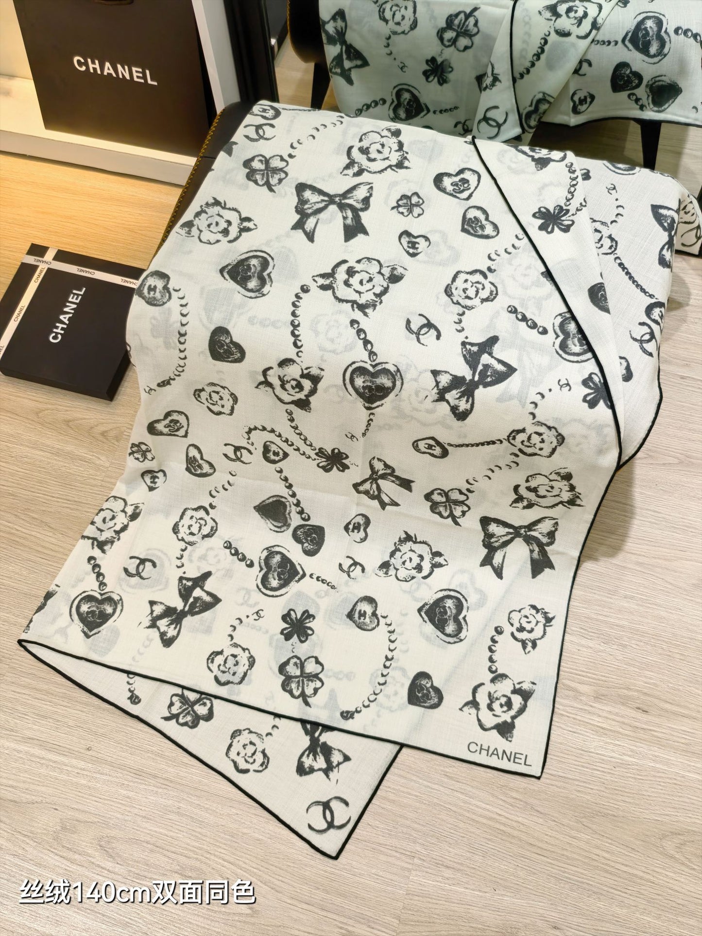 小香家-雙面同色 140x140cm 70%羊絨30%真絲