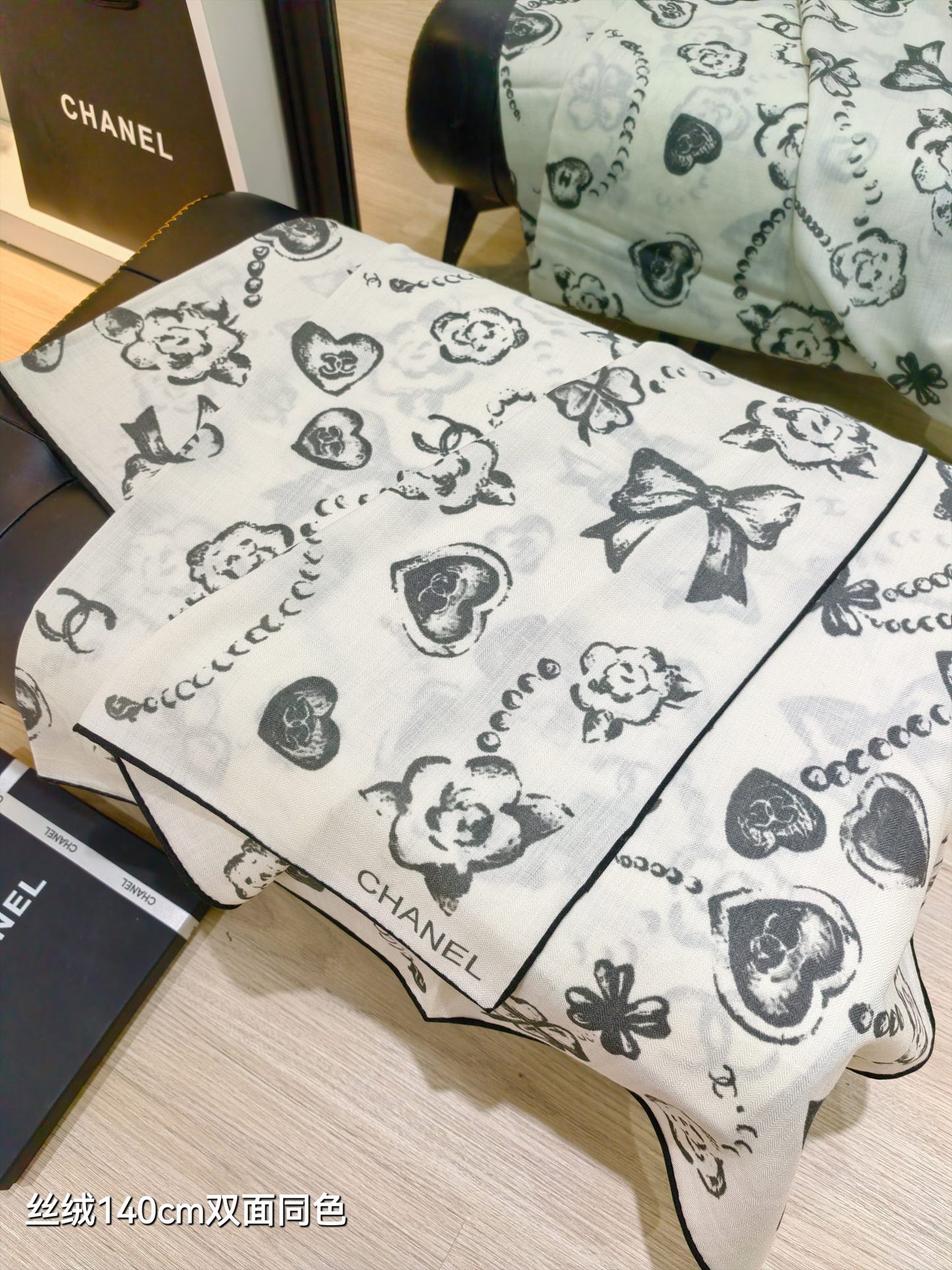 小香家-雙面同色 140x140cm 70%羊絨30%真絲