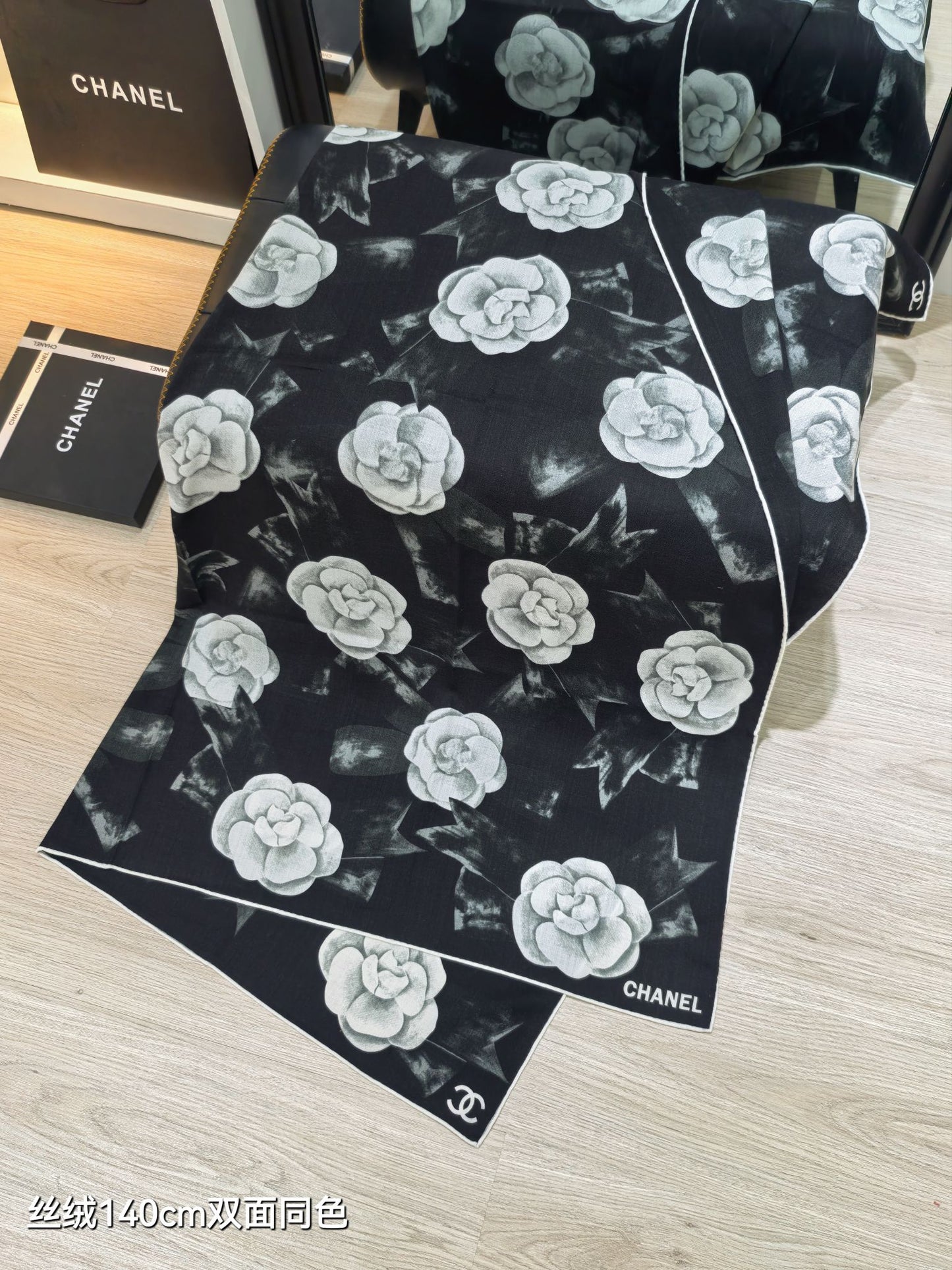小香家-雙面同色 140x140cm 70%羊絨30%真絲