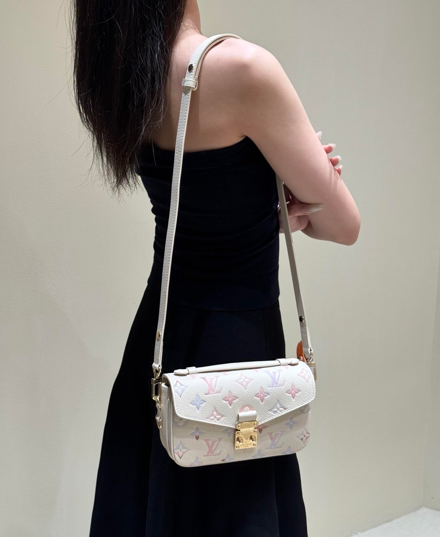 路L家-M25682 POCHETTE MÉTIS EAST WEST 手袋包-