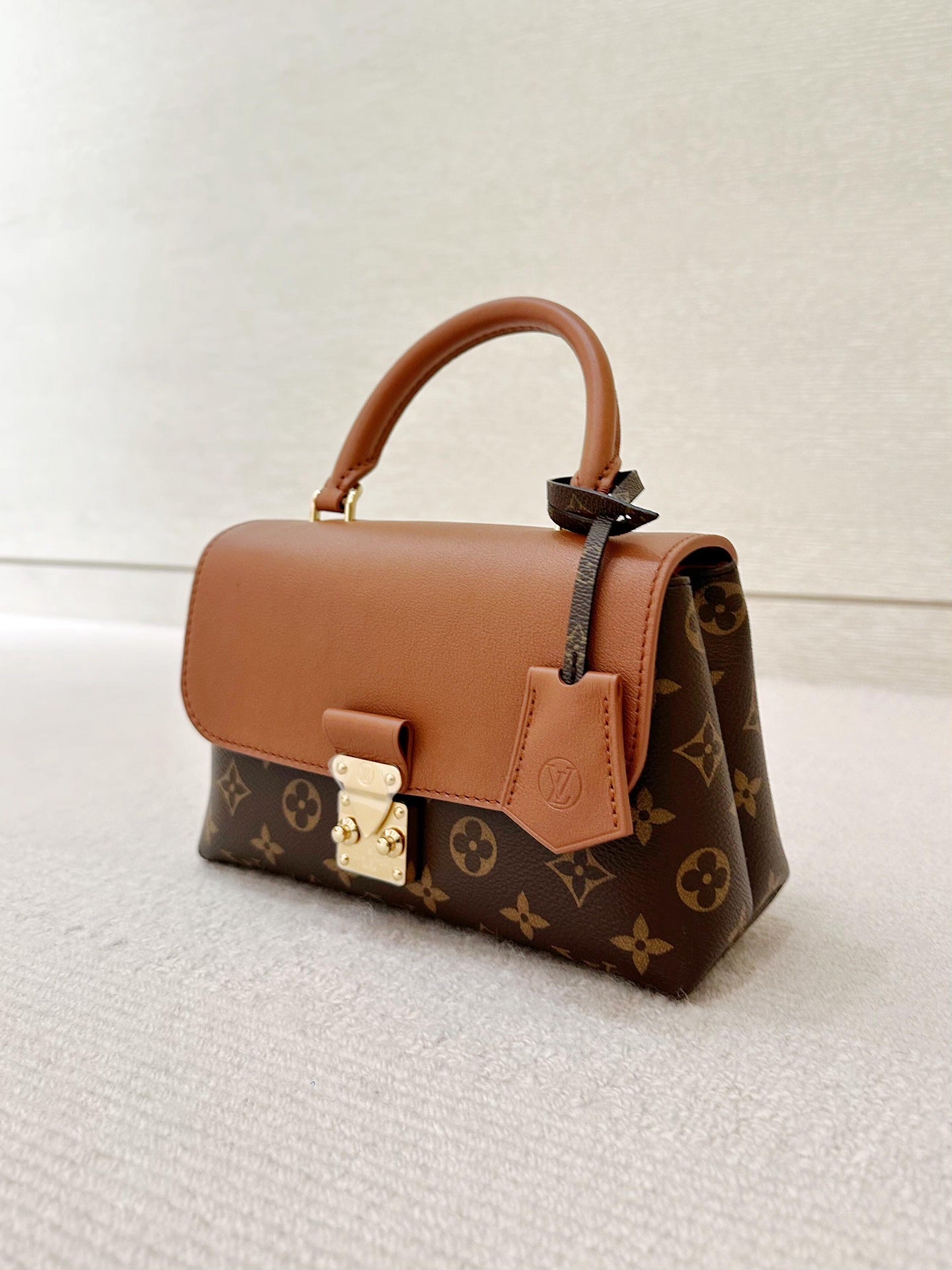 路L家-M28288 MADELEINE BB 手袋 咖啡色
