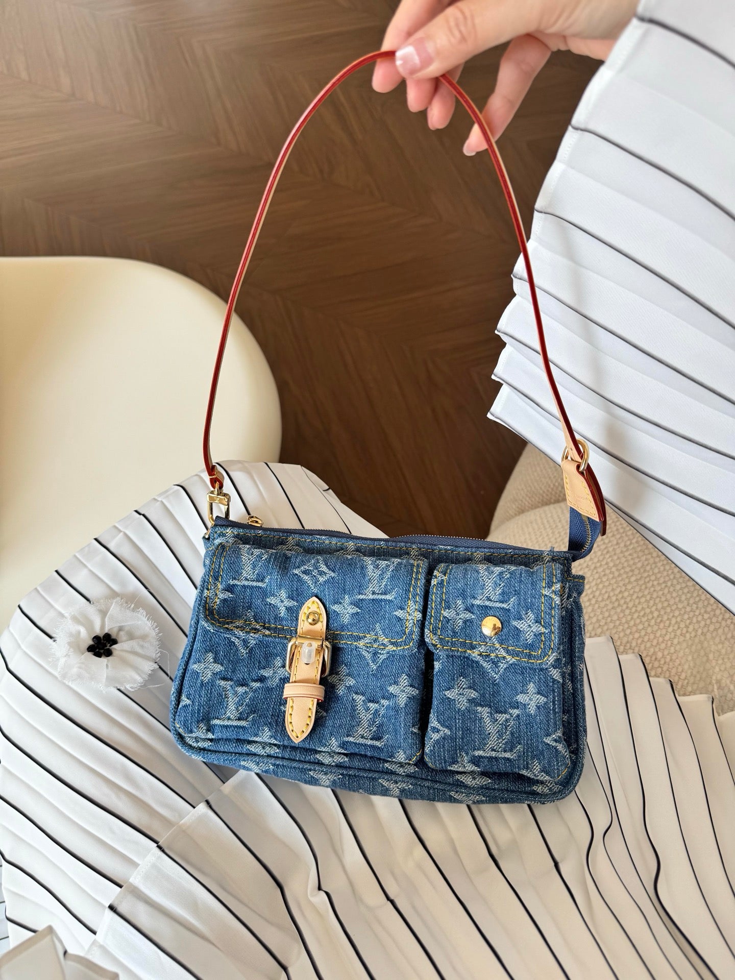 路L家-M27602 POCHETTE ACCESSOIRE CARGO 手袋 牛仔藍色