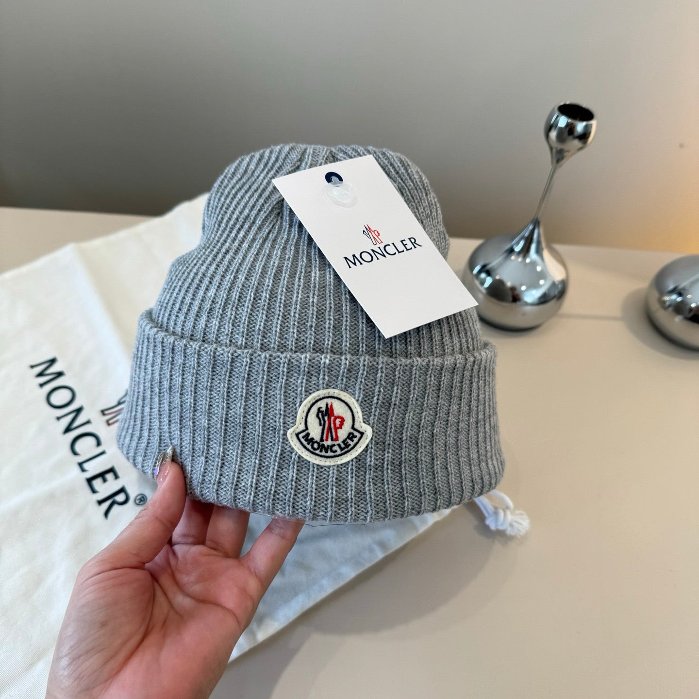 Moncler-霧藍色毛帽 經典百搭