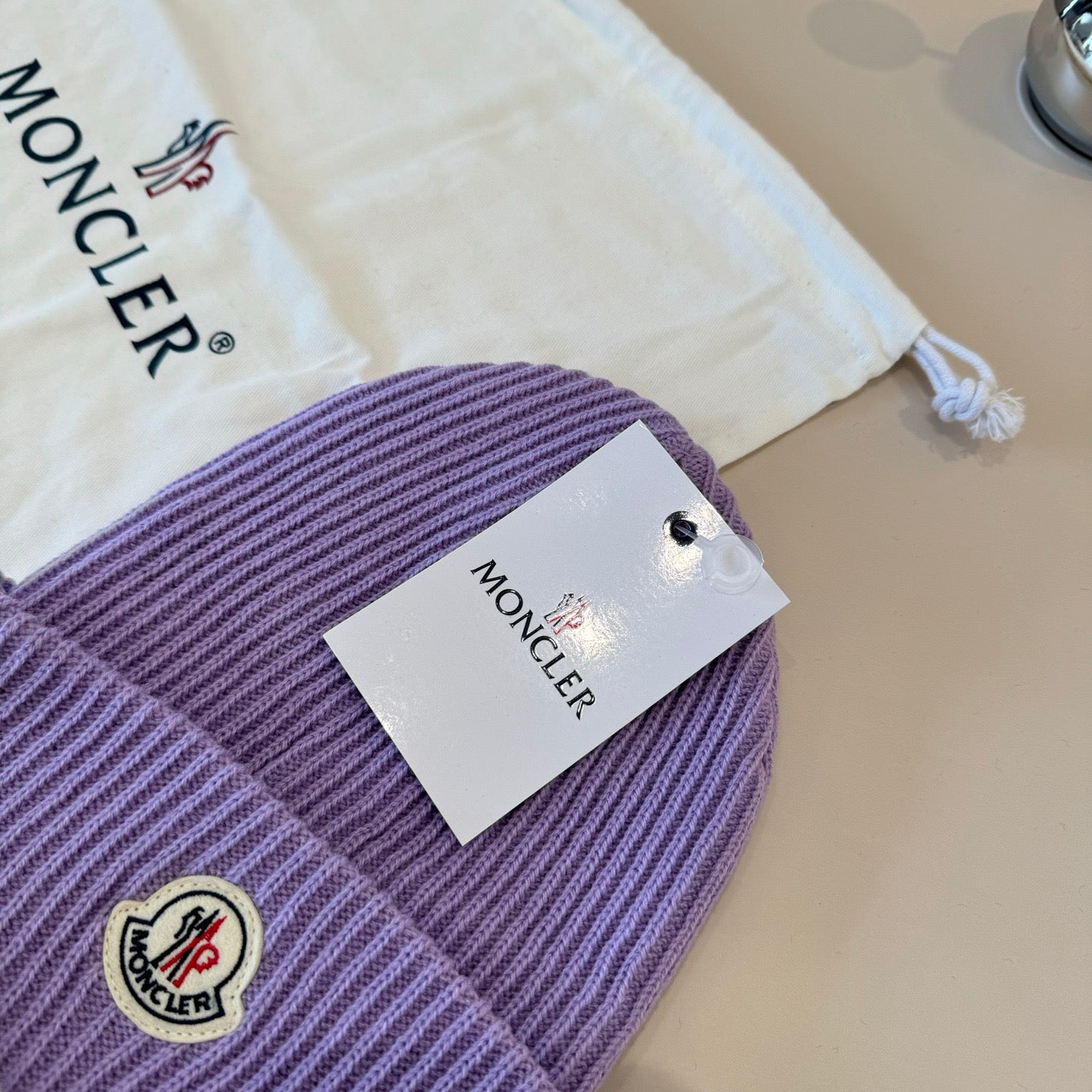 Moncler-淺紫色毛帽 經典百搭