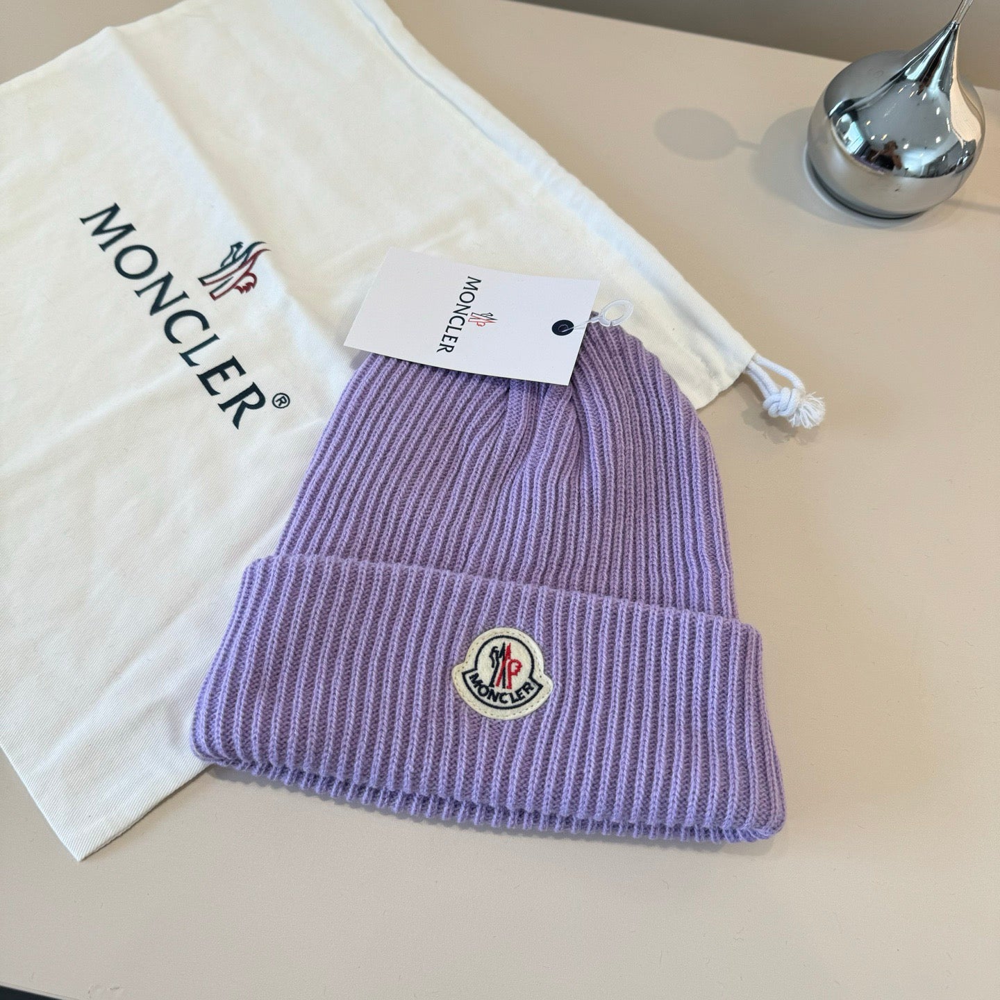 Moncler-淺紫色毛帽 經典百搭