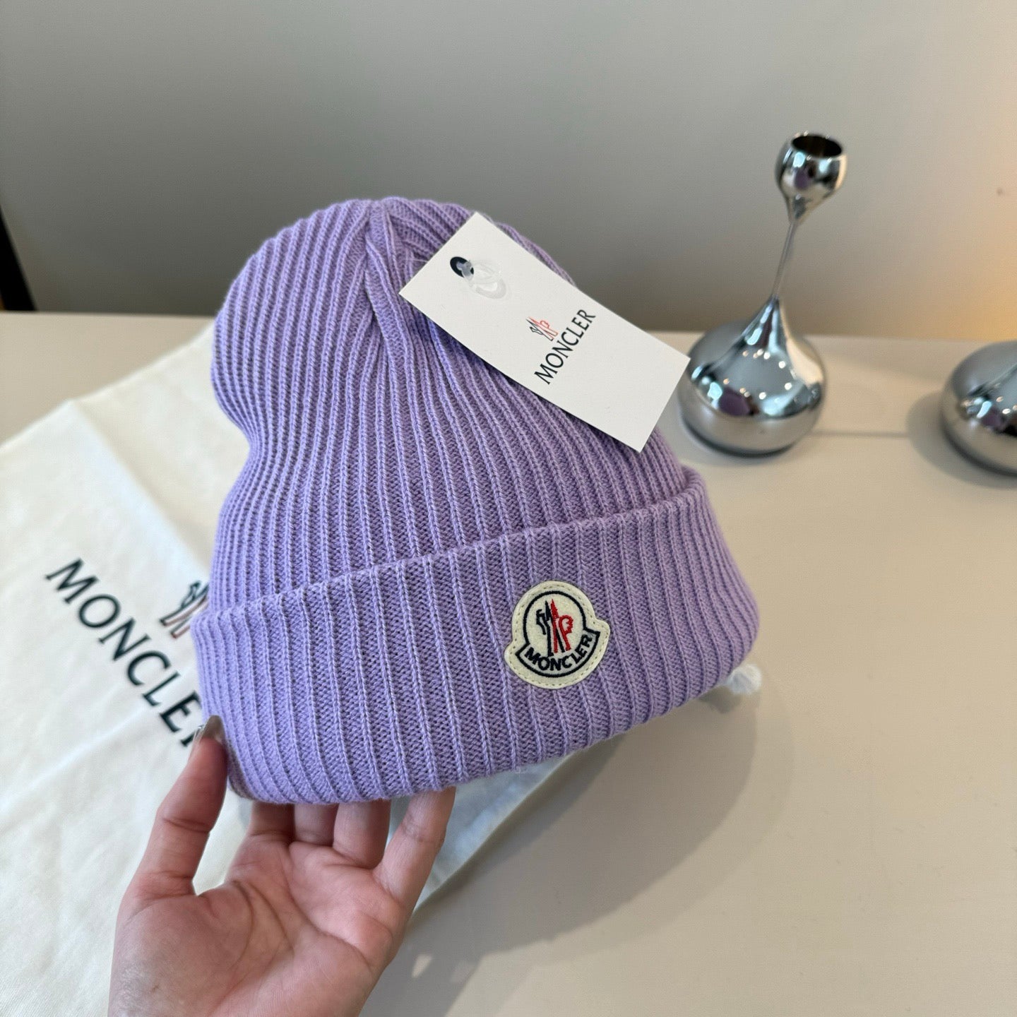 Moncler-淺紫色毛帽 經典百搭