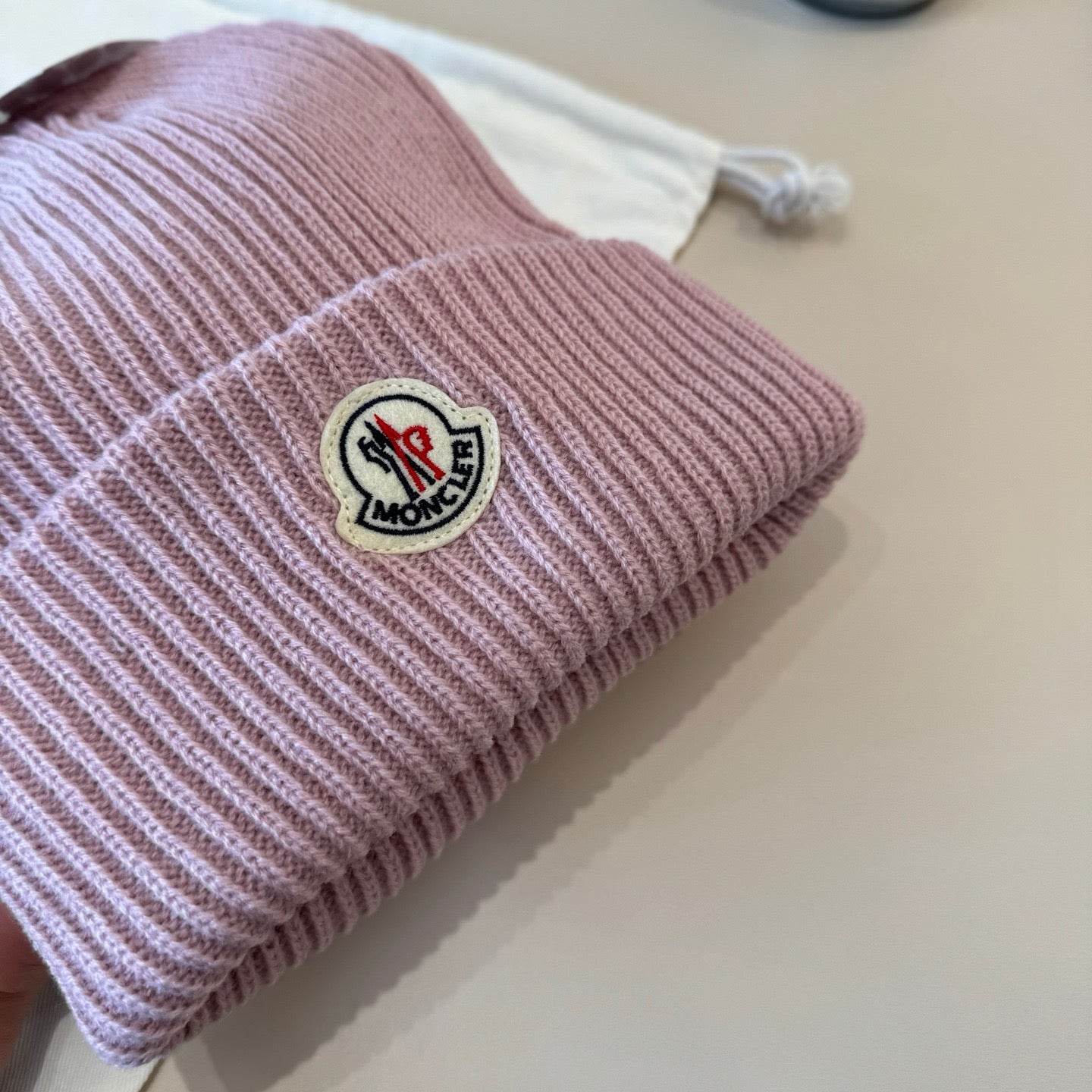Moncler-經典毛帽百搭款-粉色