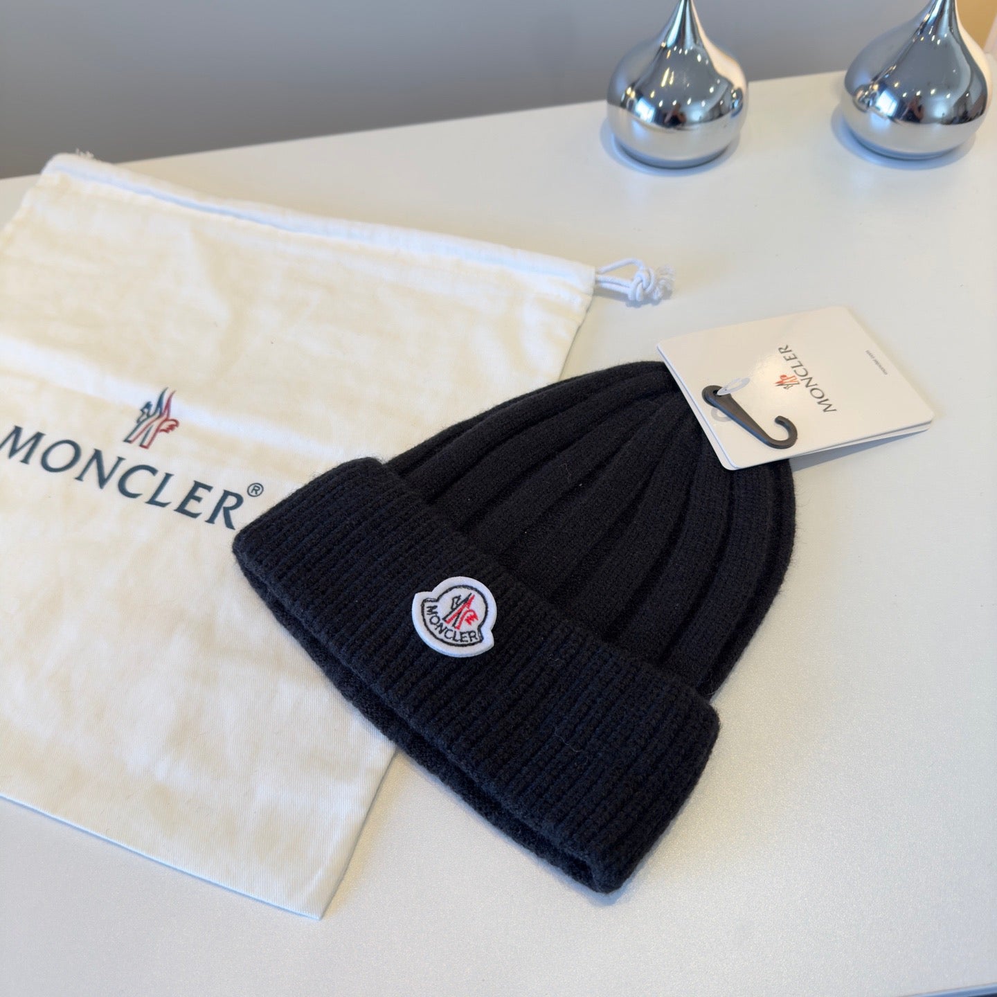 Moncler-新款毛帽-黑色