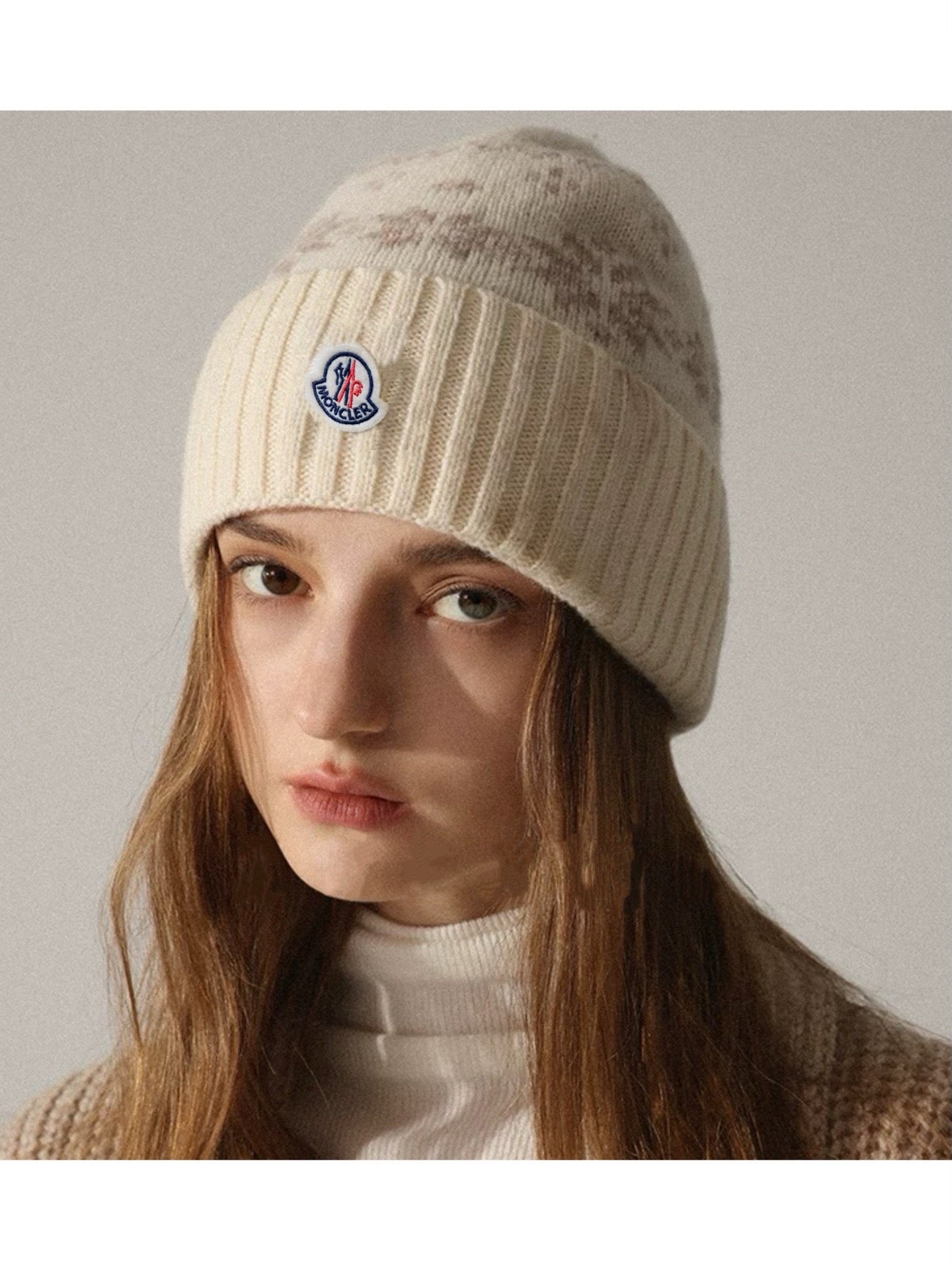 Moncler-新款毛帽-白色