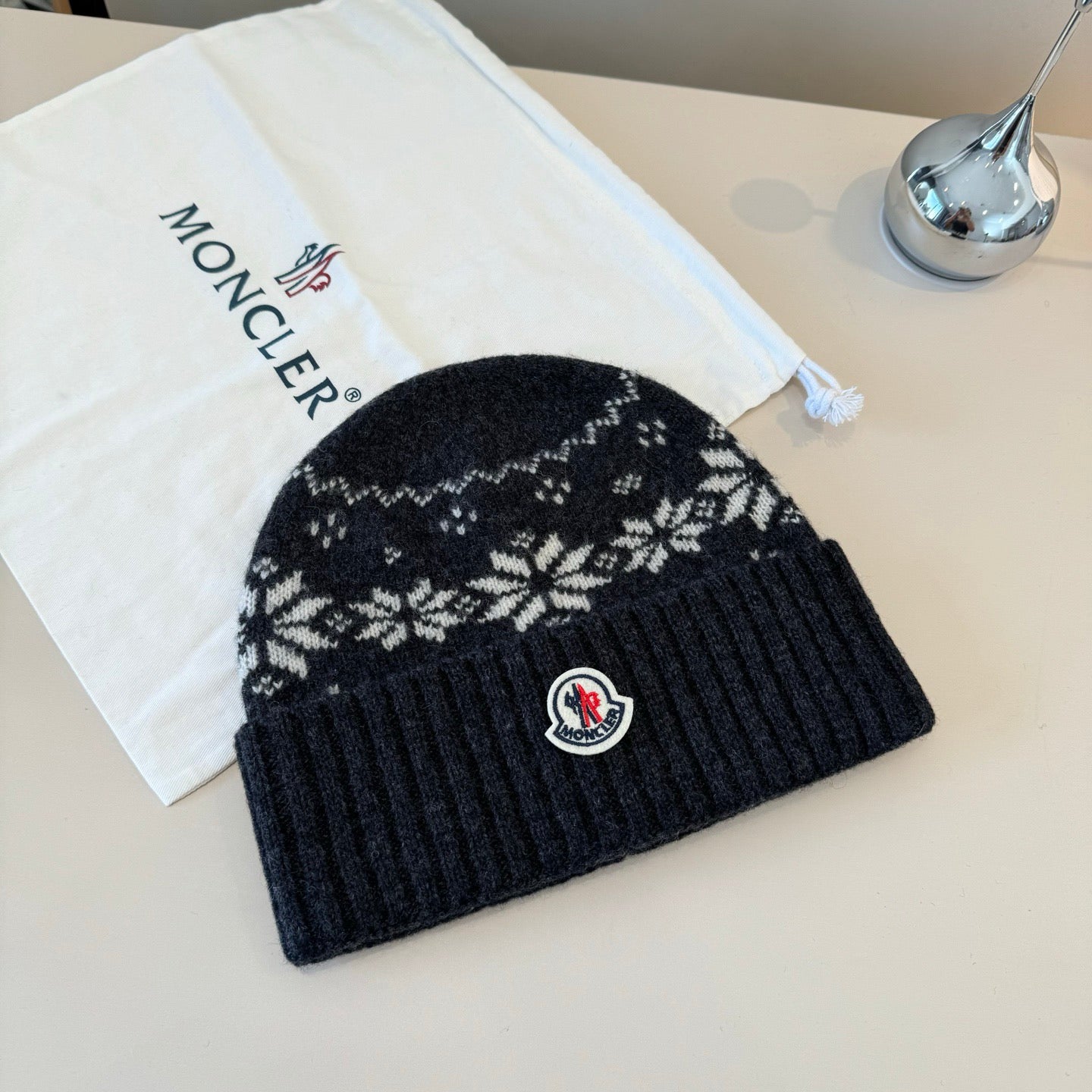 Moncler-新款毛帽-黑色