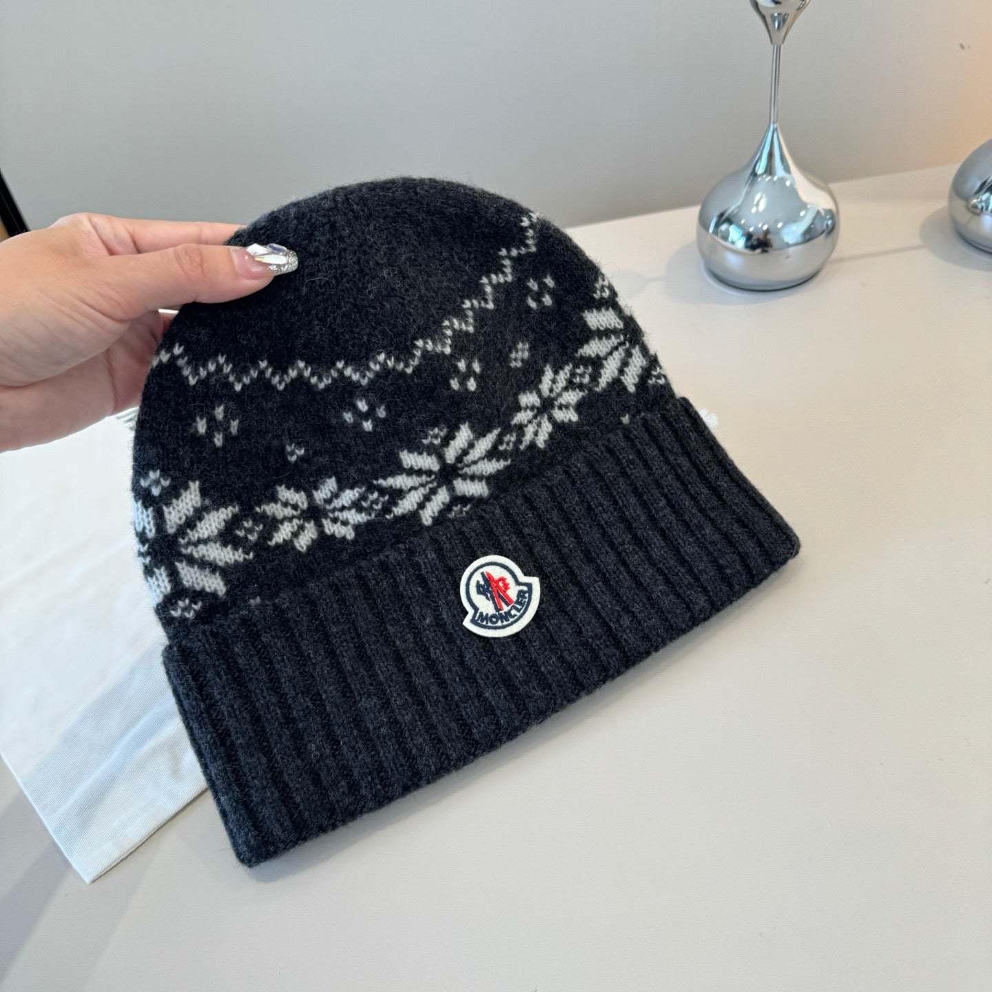 Moncler-新款毛帽-黑色
