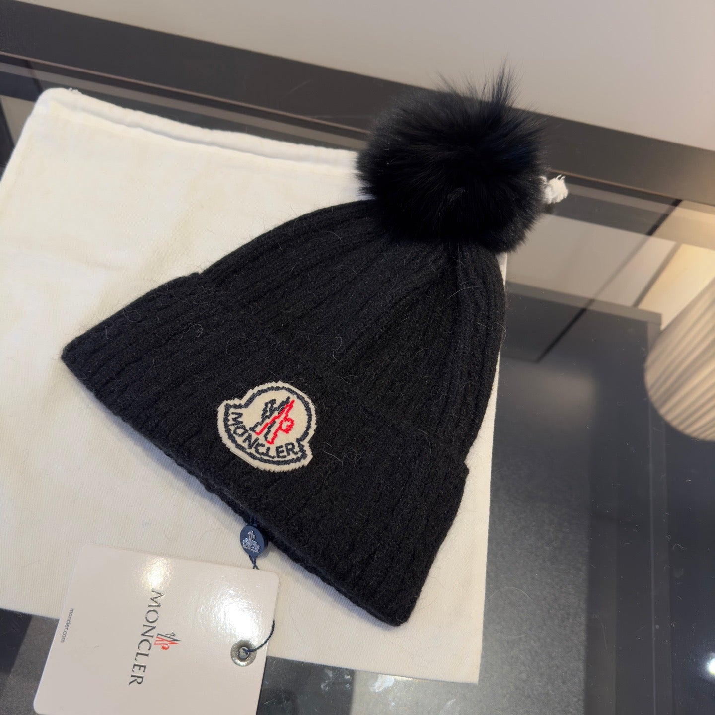 Moncler-針織帽毛帽-黑色
