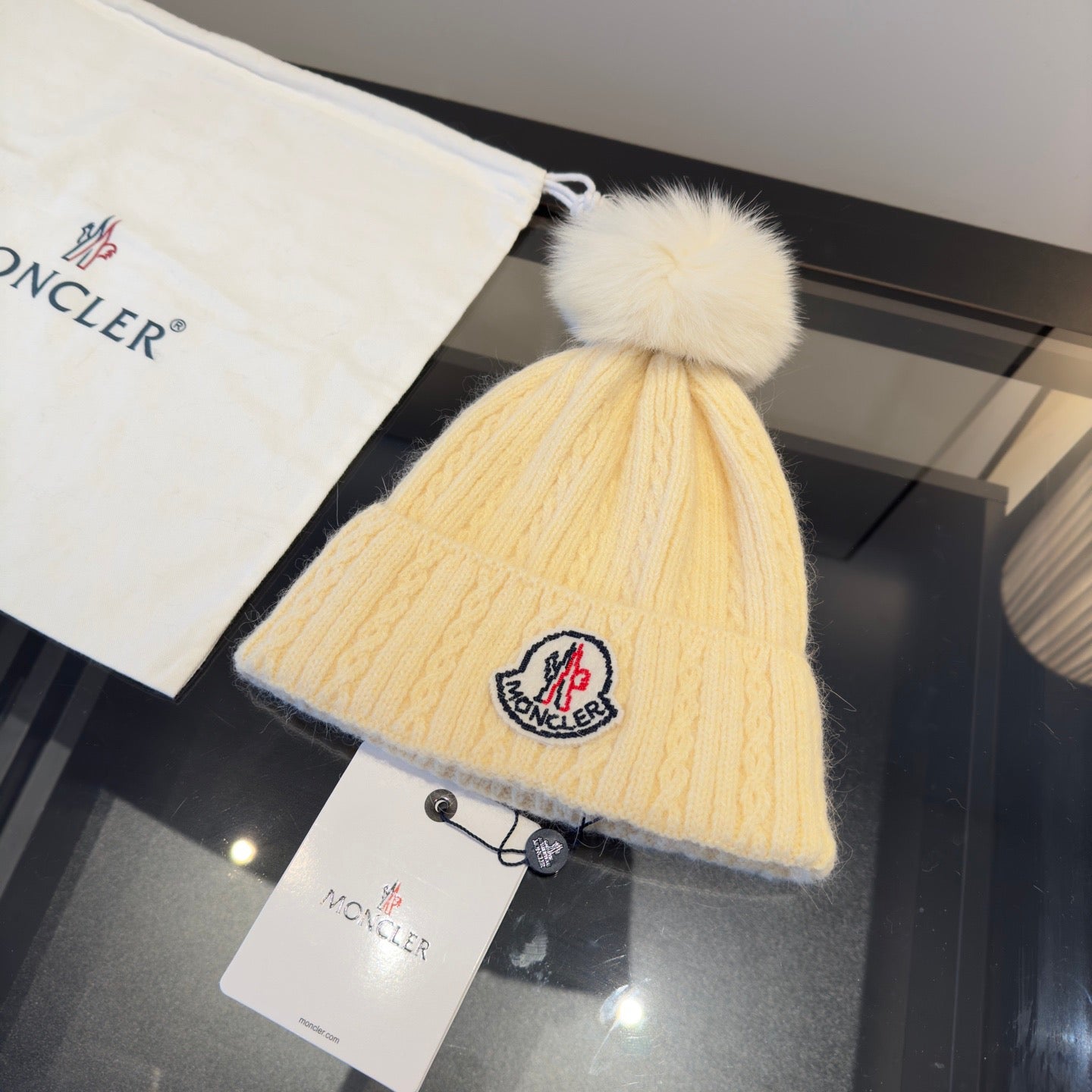 Moncler-針織帽毛帽-鵝黃色