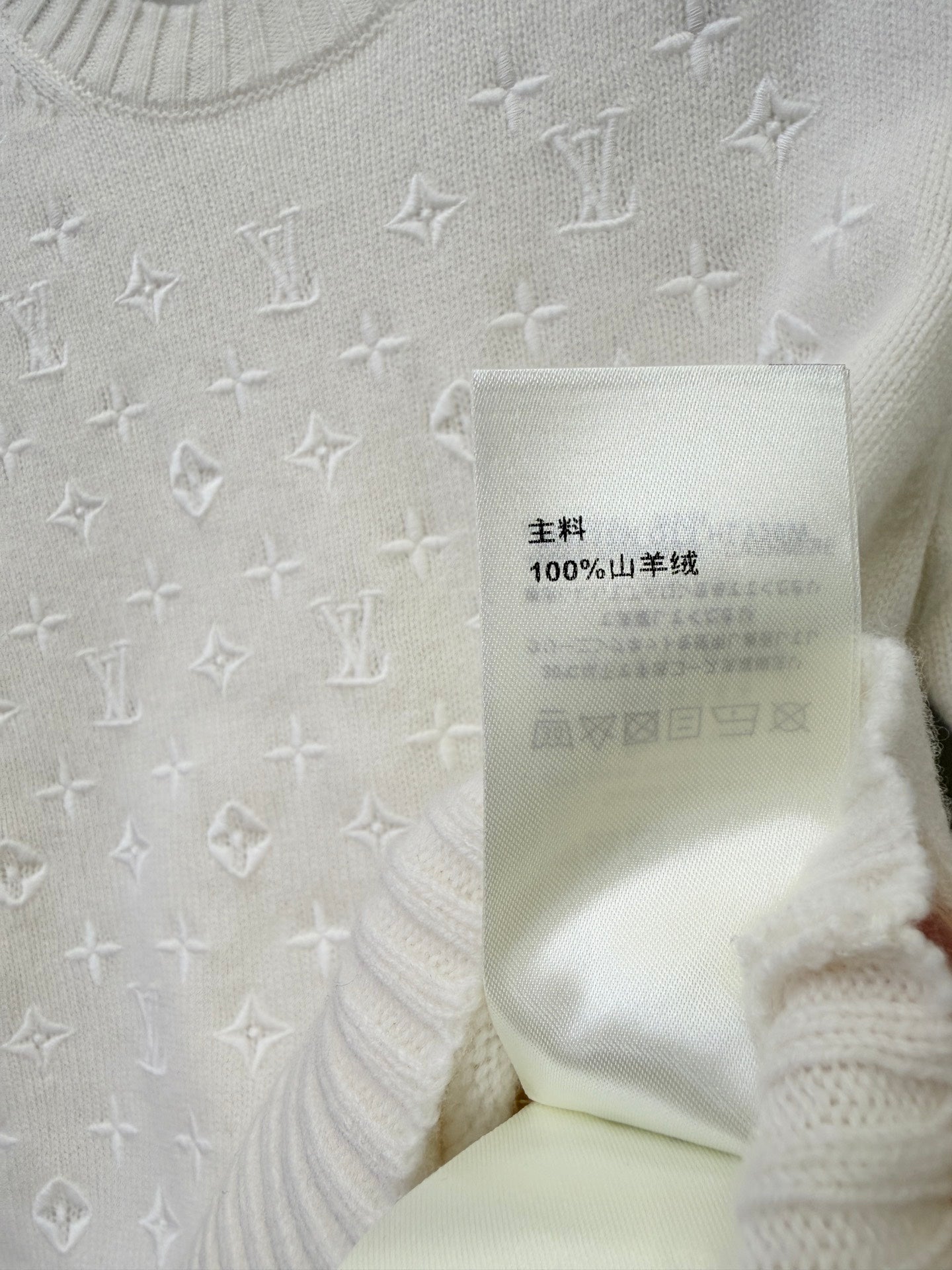 路L家-滿身刺繡logo針織短袖