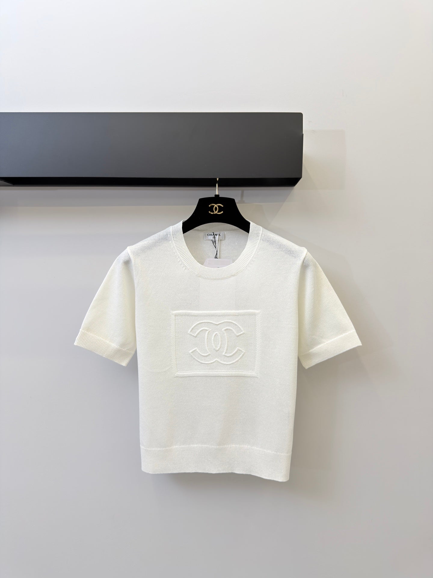 小香家-刺繡CC圓領短袖針織衫 白色