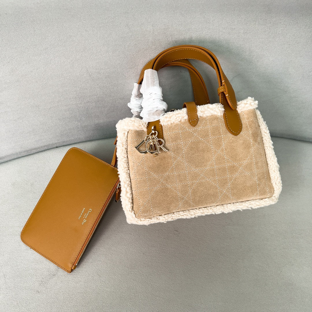 迪D家-冬季新品 Toujours 小號 麂皮 焦糖色