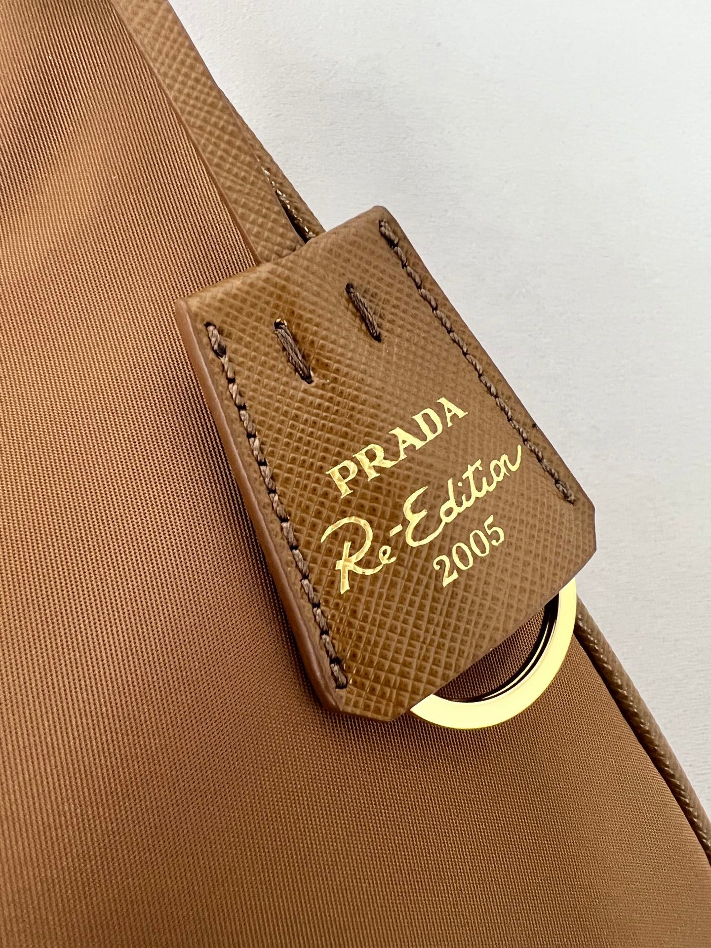普P家- 1N204M Re-Edition手袋 棕色