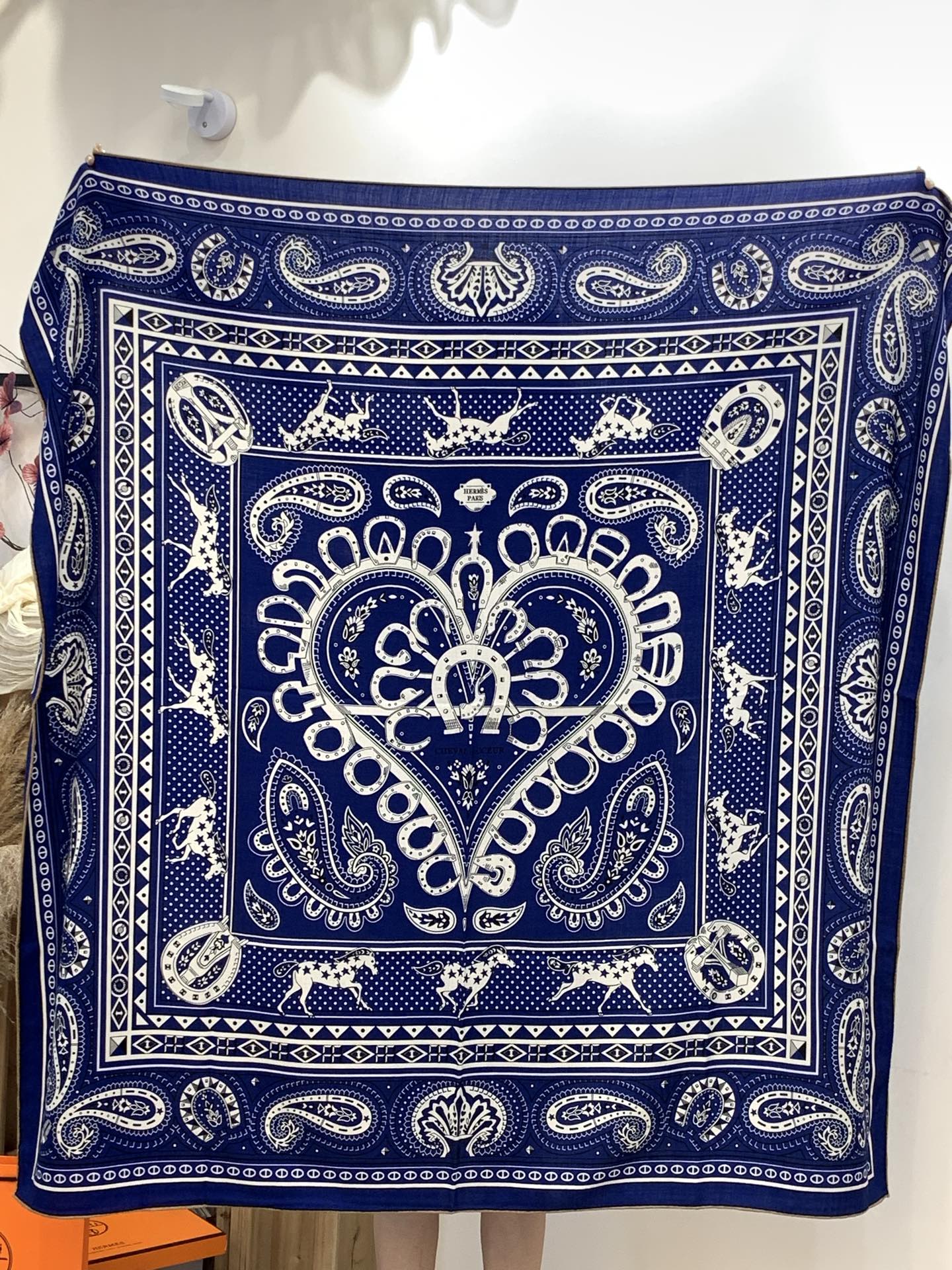 小愛款-雙面同色絲毛140cm*140cm 羊絨方巾
