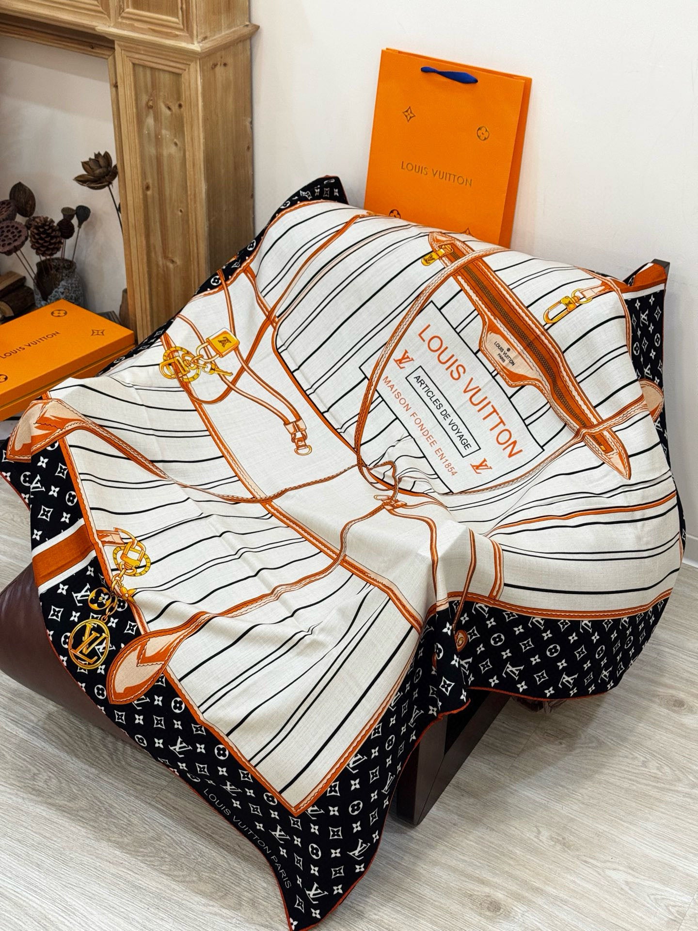 路L家-絲絨雙面同色 135 x 135 厘米
