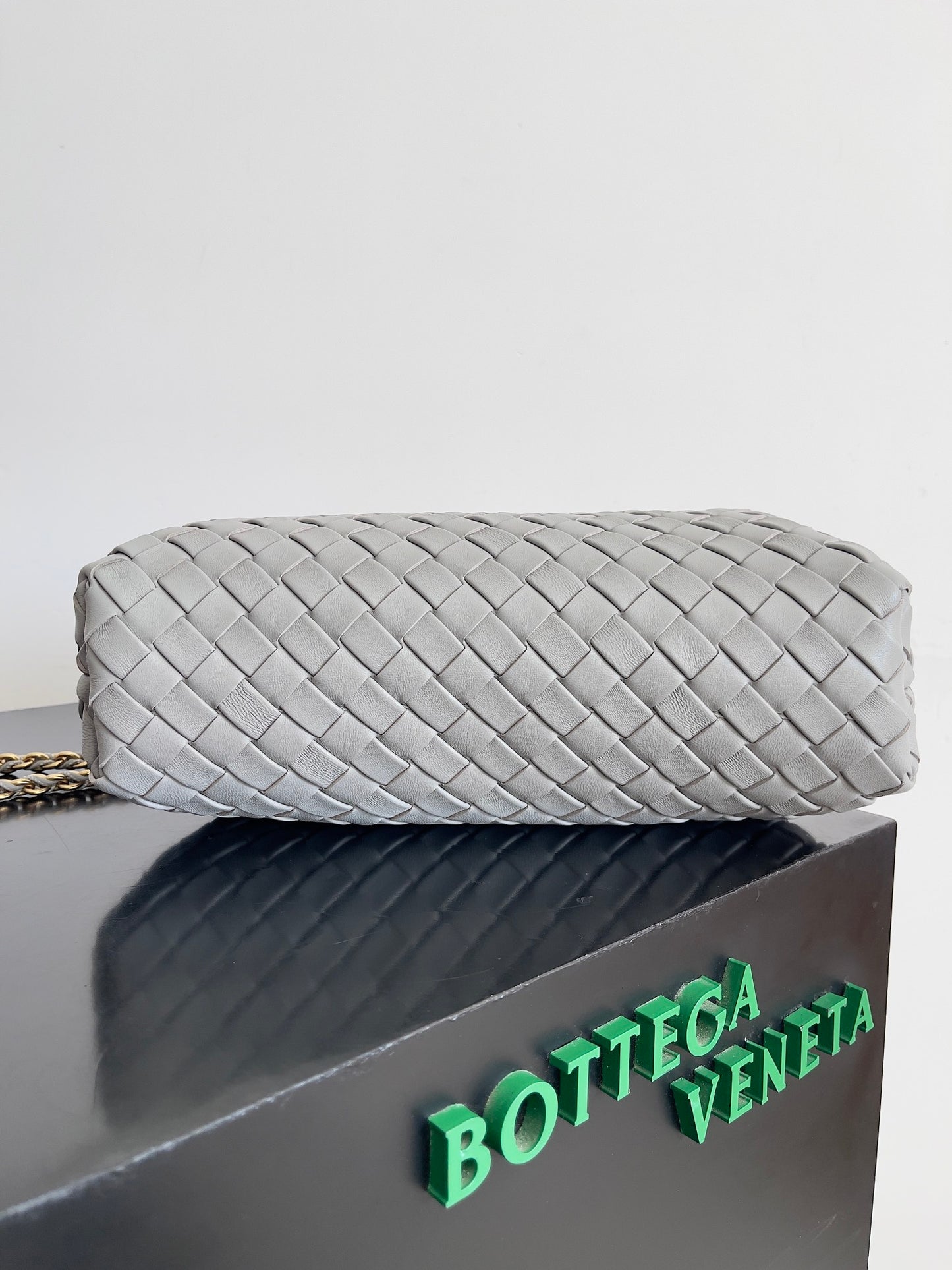 B編織- LAUREN CLUTCH 鏈條手拿包 灰色