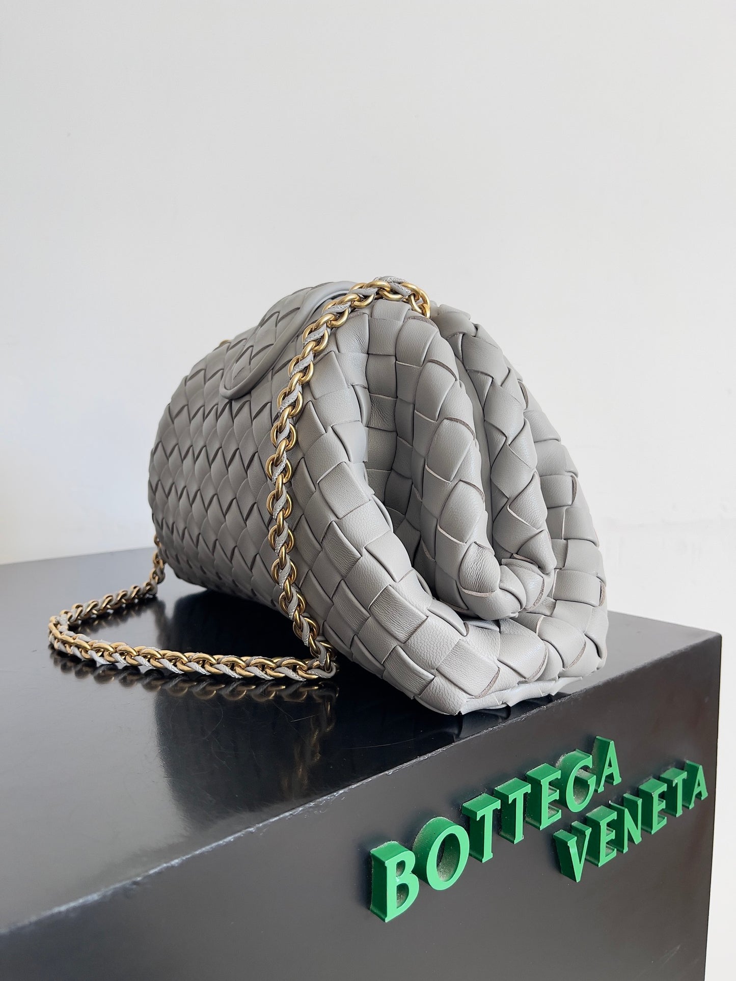 B編織- LAUREN CLUTCH 鏈條手拿包 灰色