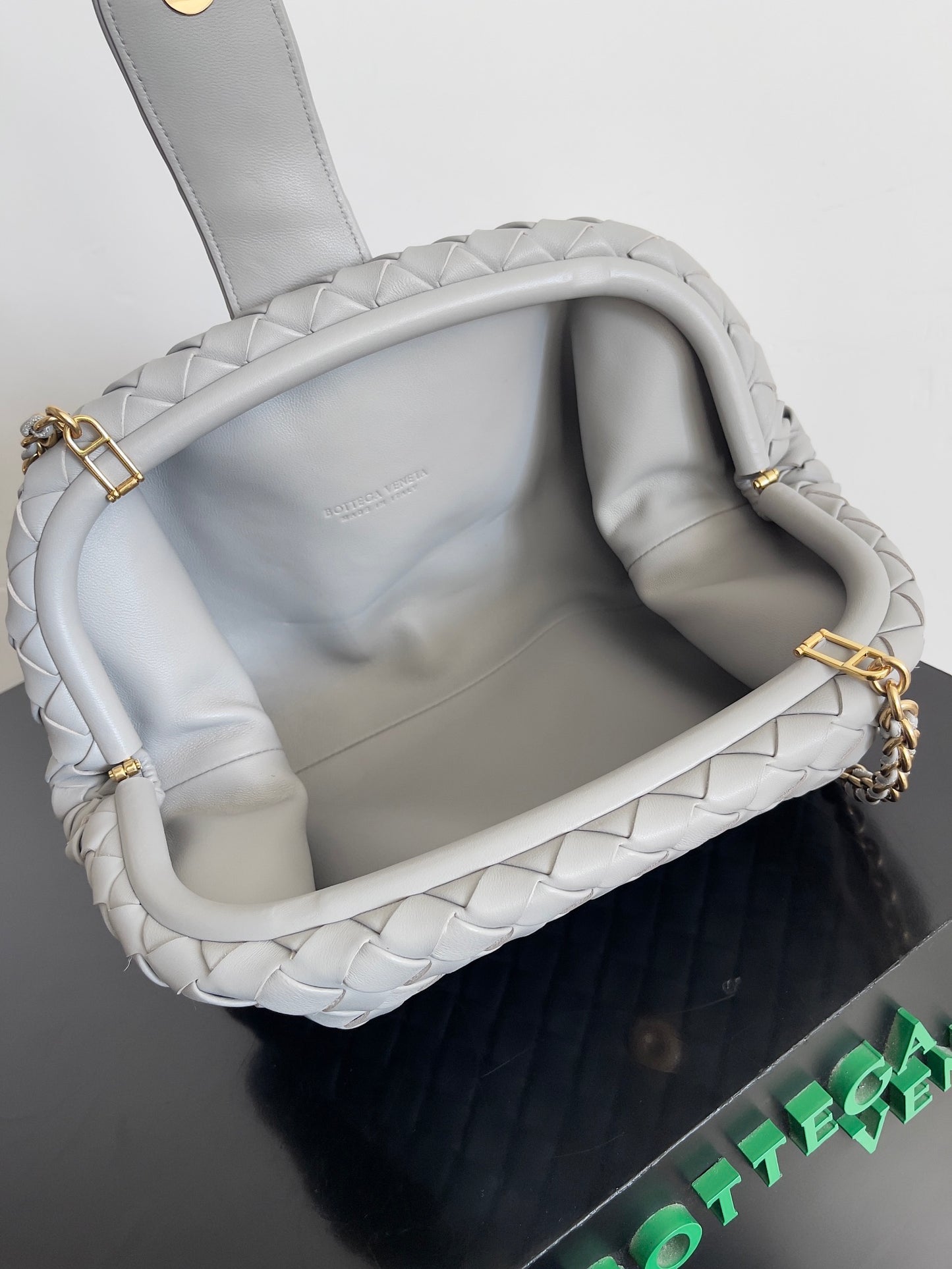 B編織- LAUREN CLUTCH 鏈條手拿包 灰色
