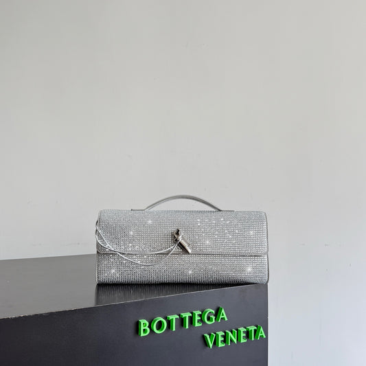 B編織- Veneta扭結扣手拿包 水鑽銀