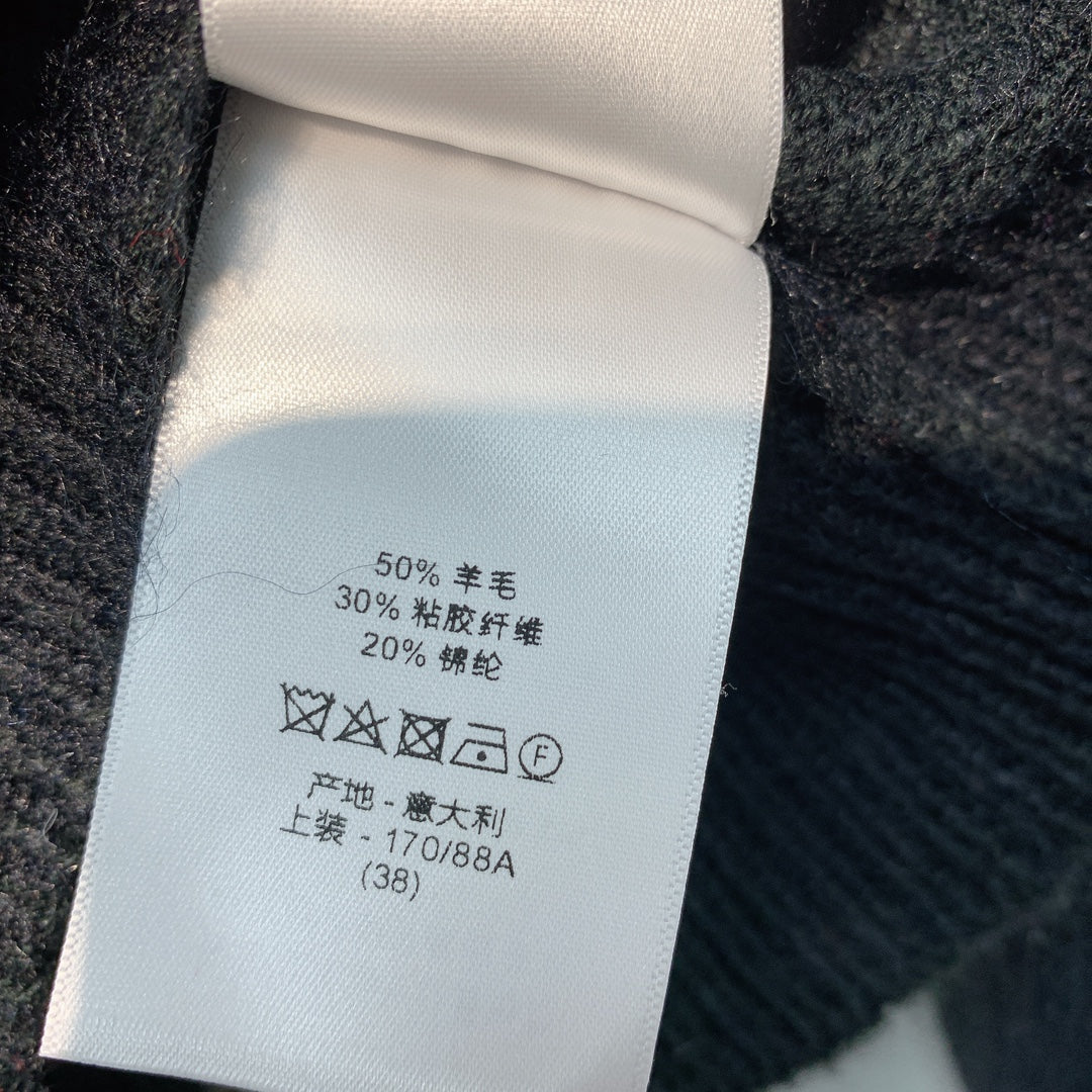 迪D家-圓領字母條紋針織毛衣 黑色