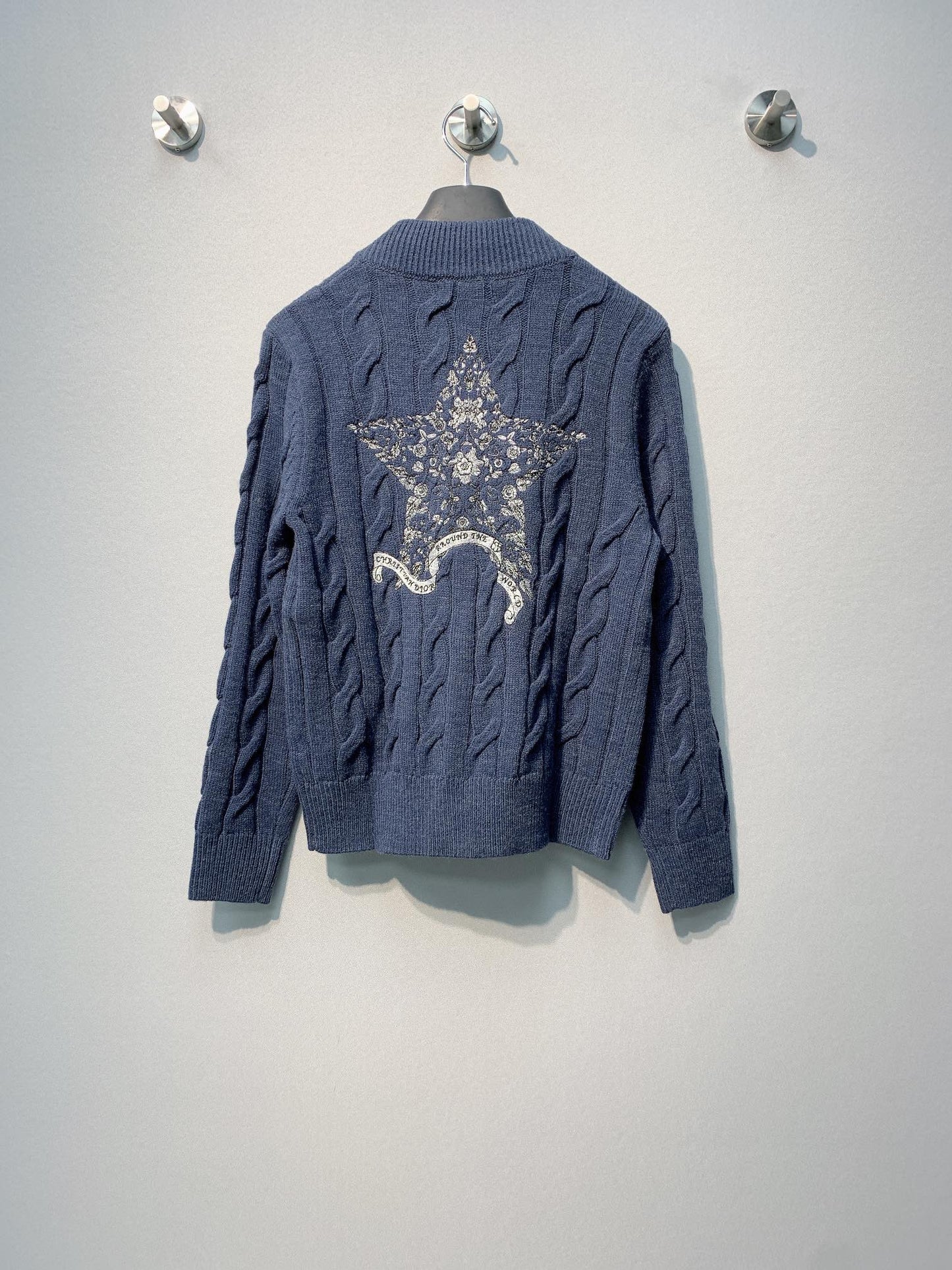 迪D家-圓領雙拉鍊刺繡針織毛衣 藍色