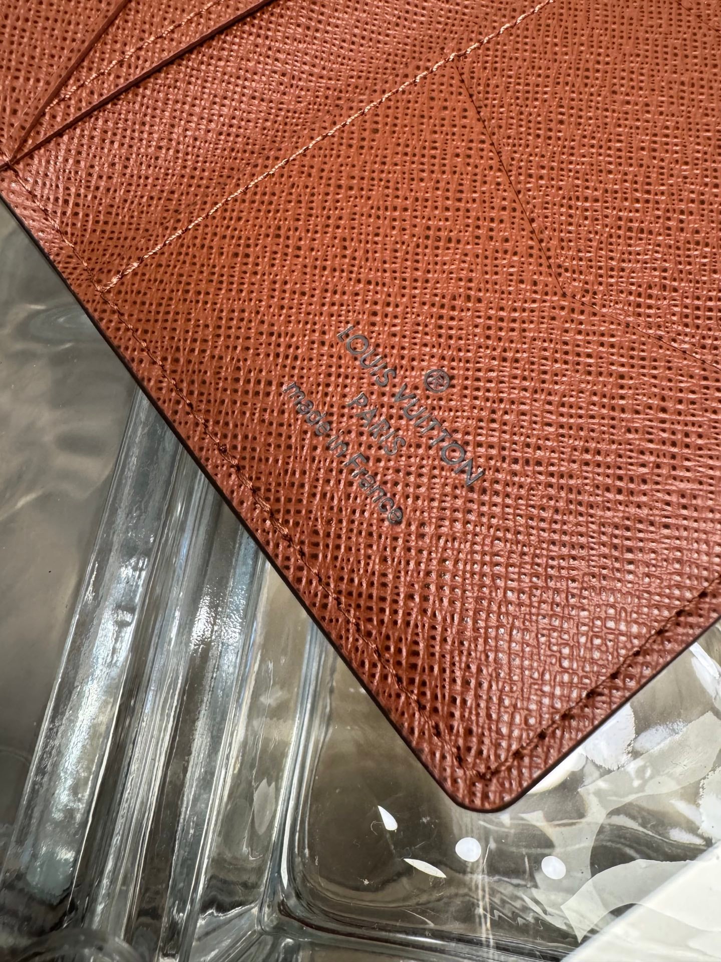 路L家-M60502 口袋夾包-經典老花